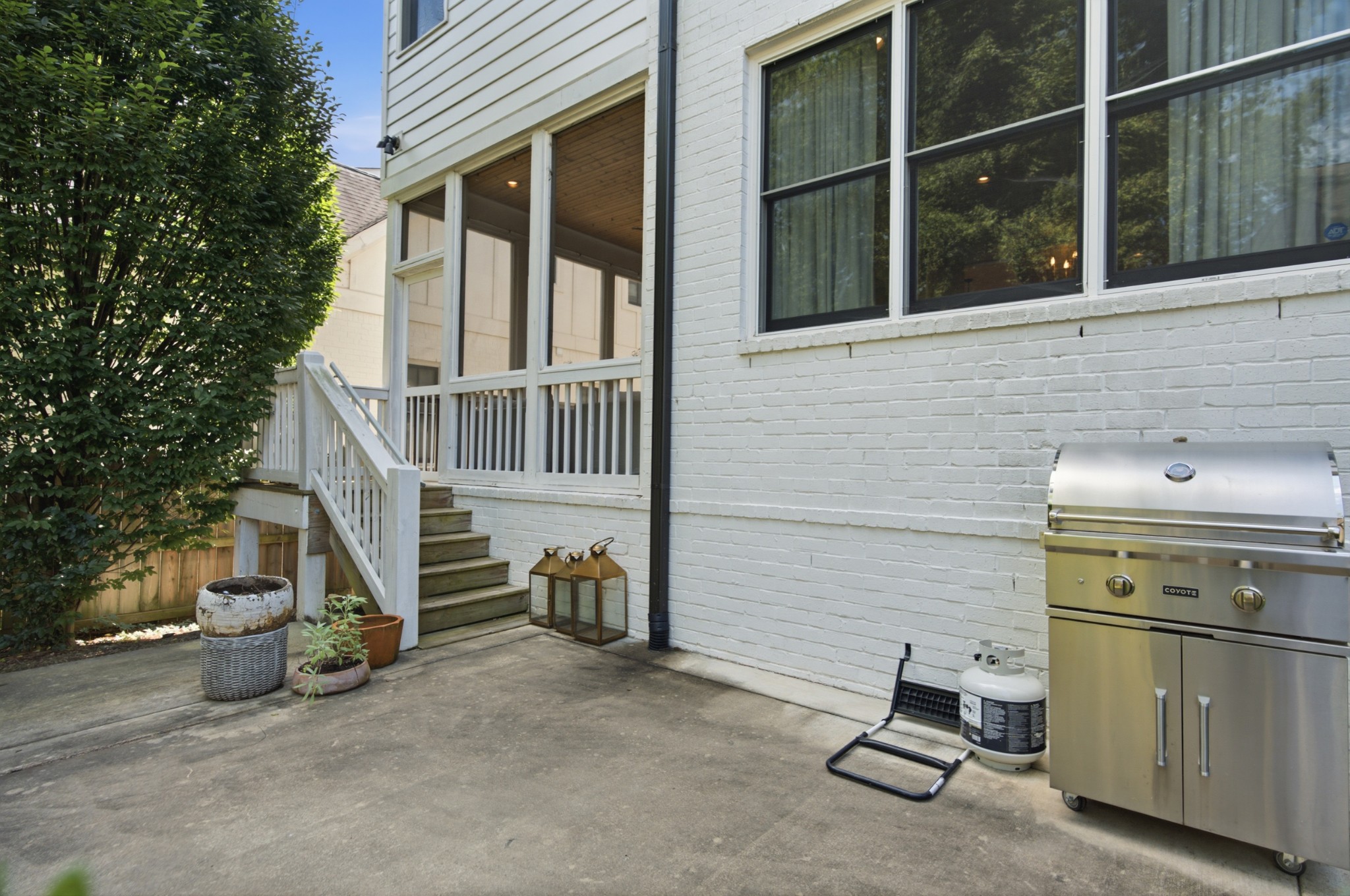 704 Estes Rd