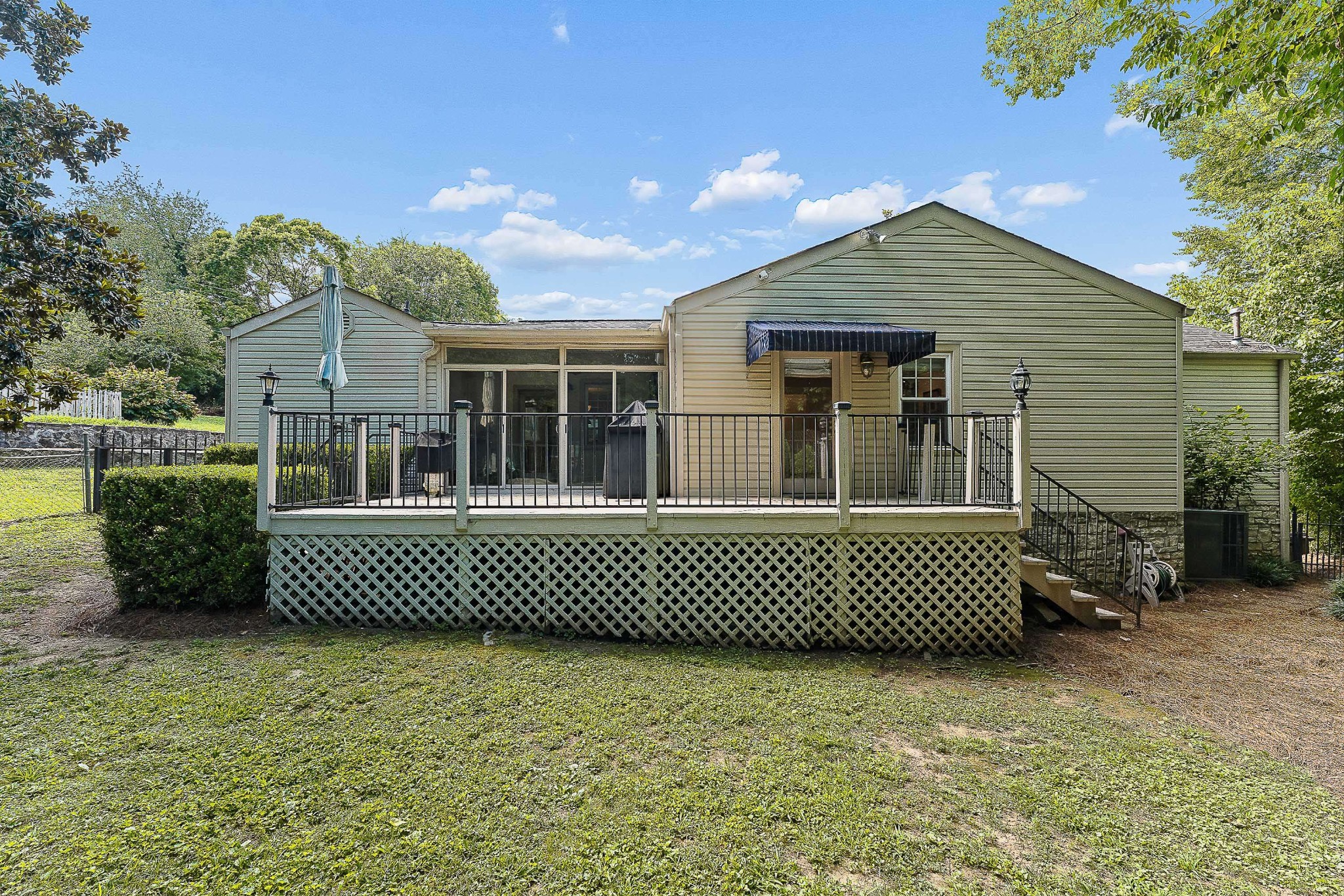 3724 Woodmont Ln