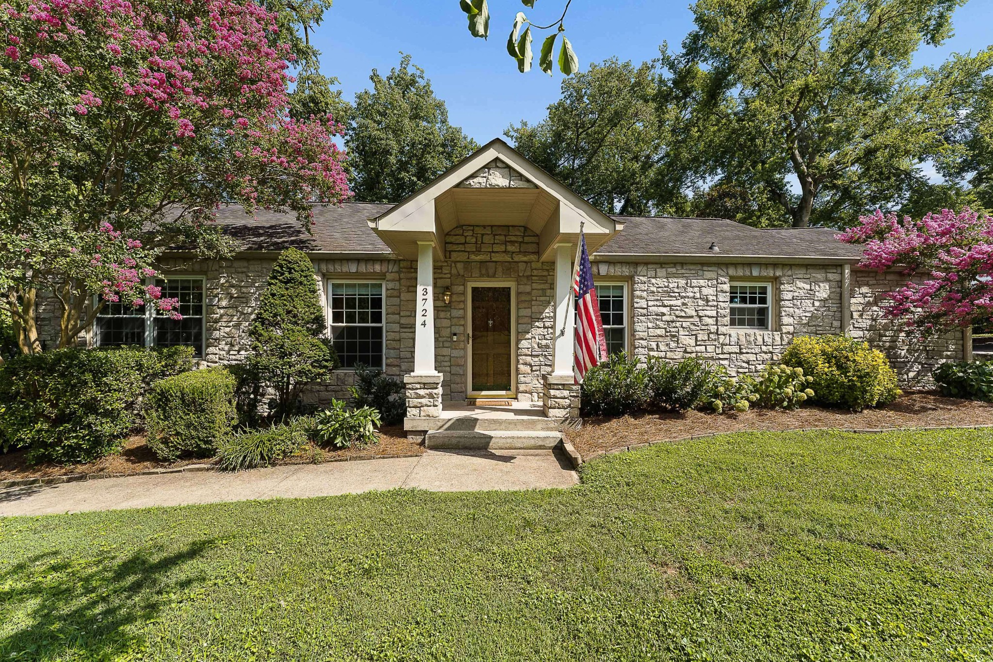 3724 Woodmont Ln