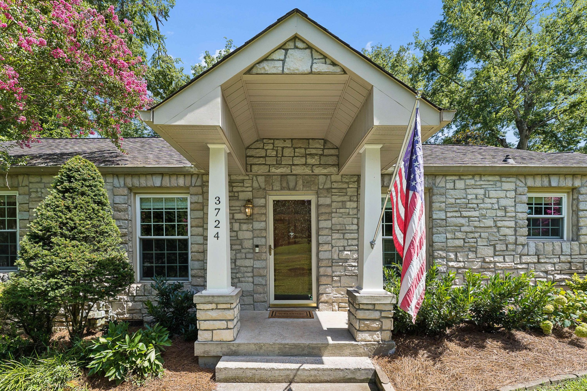 3724 Woodmont Ln