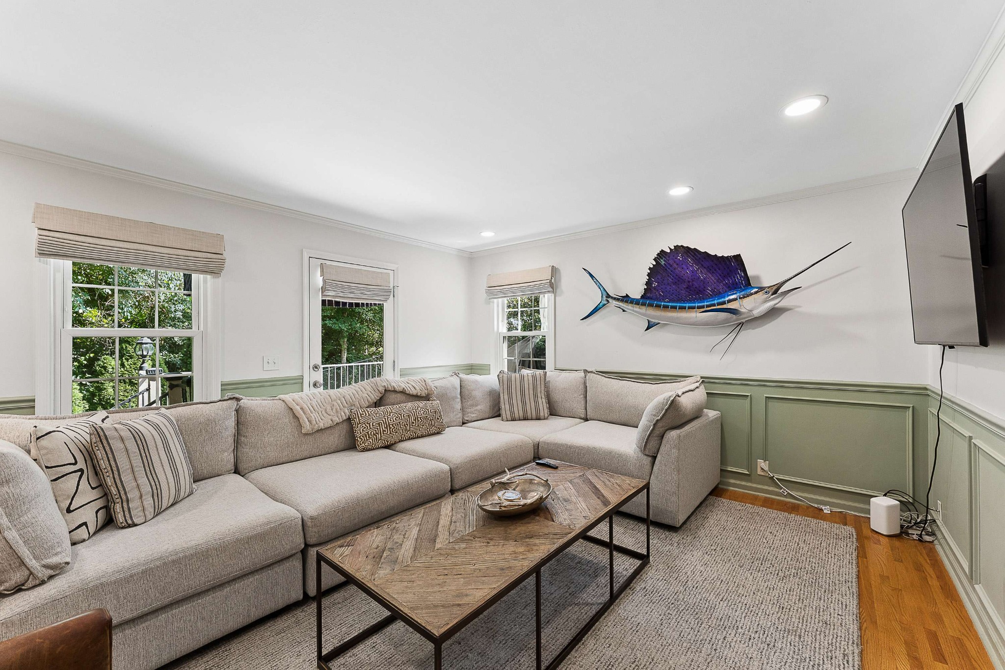 3724 Woodmont Ln