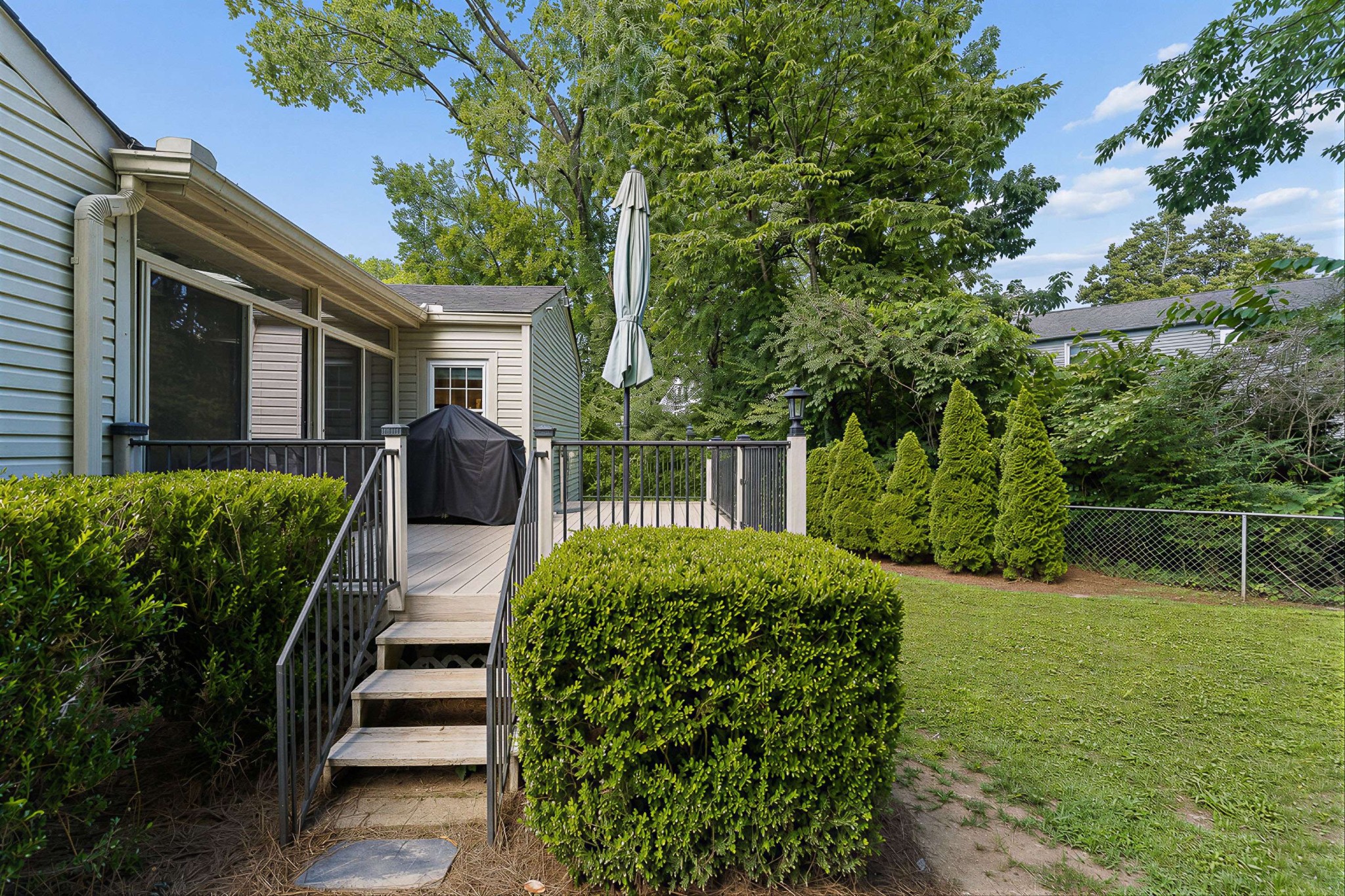 3724 Woodmont Ln