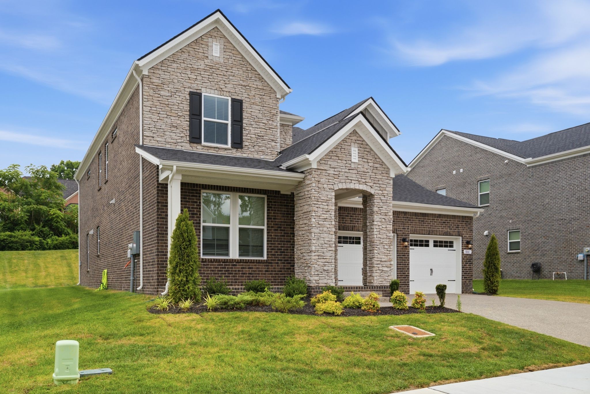 1061 Sycamore Ests