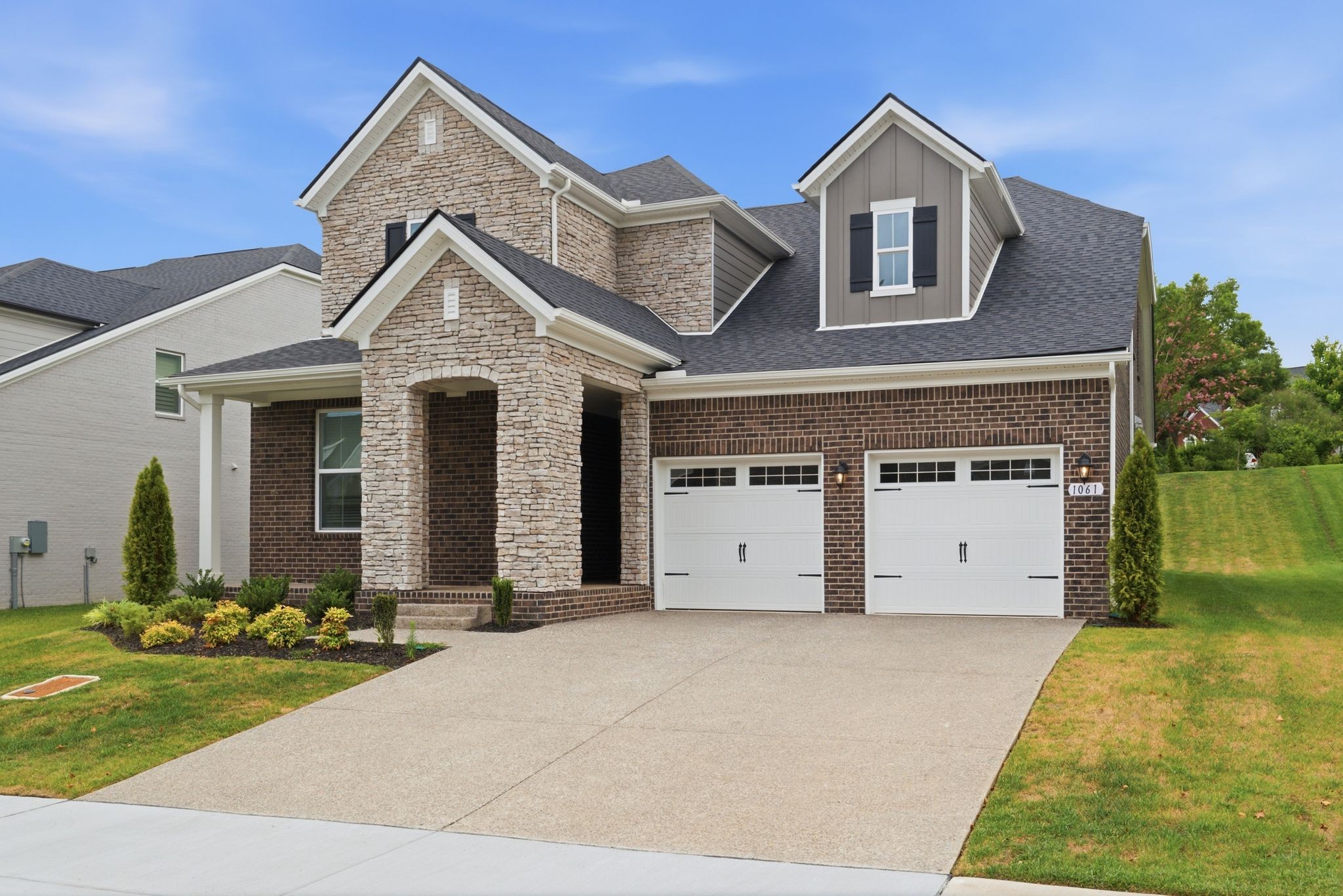1061 Sycamore Ests