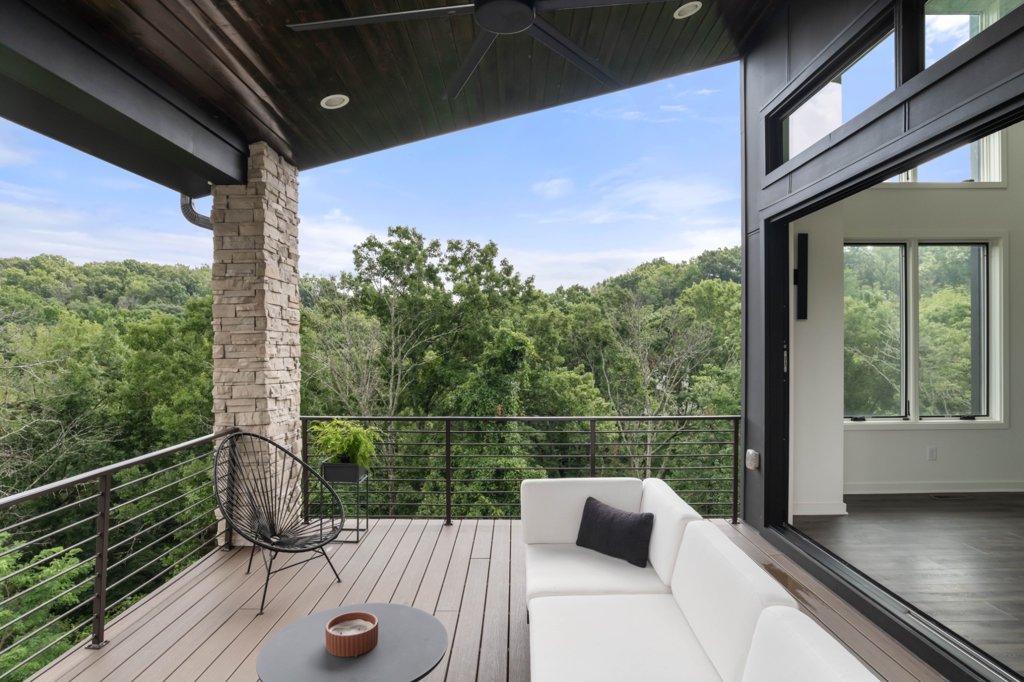 5812 Woodland Hills Dr