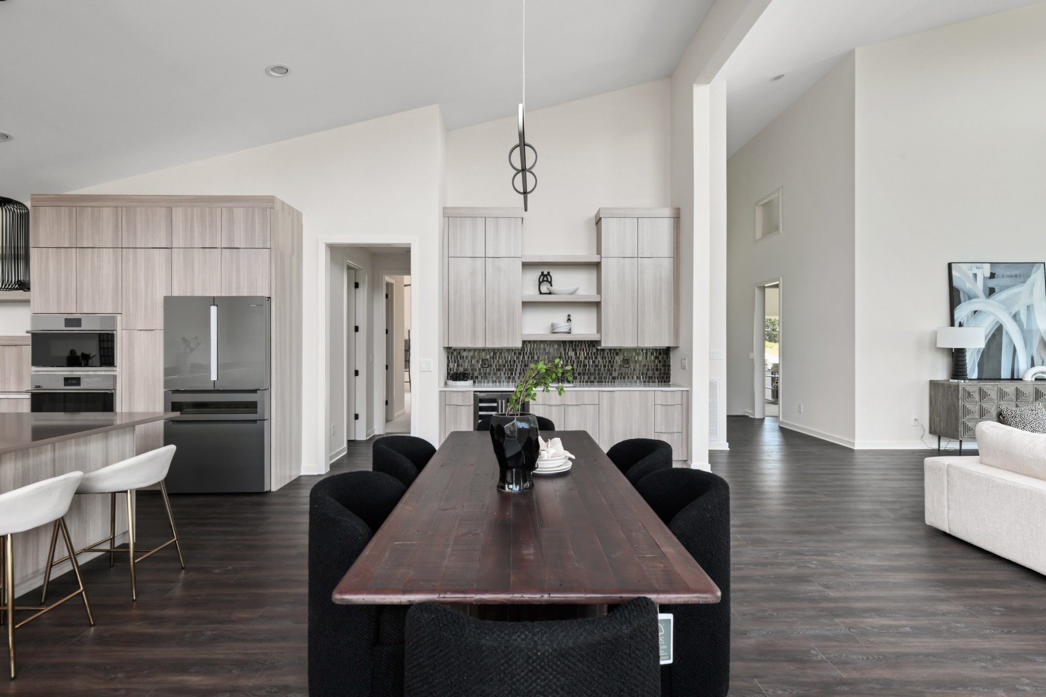 5812 Woodland Hills Dr