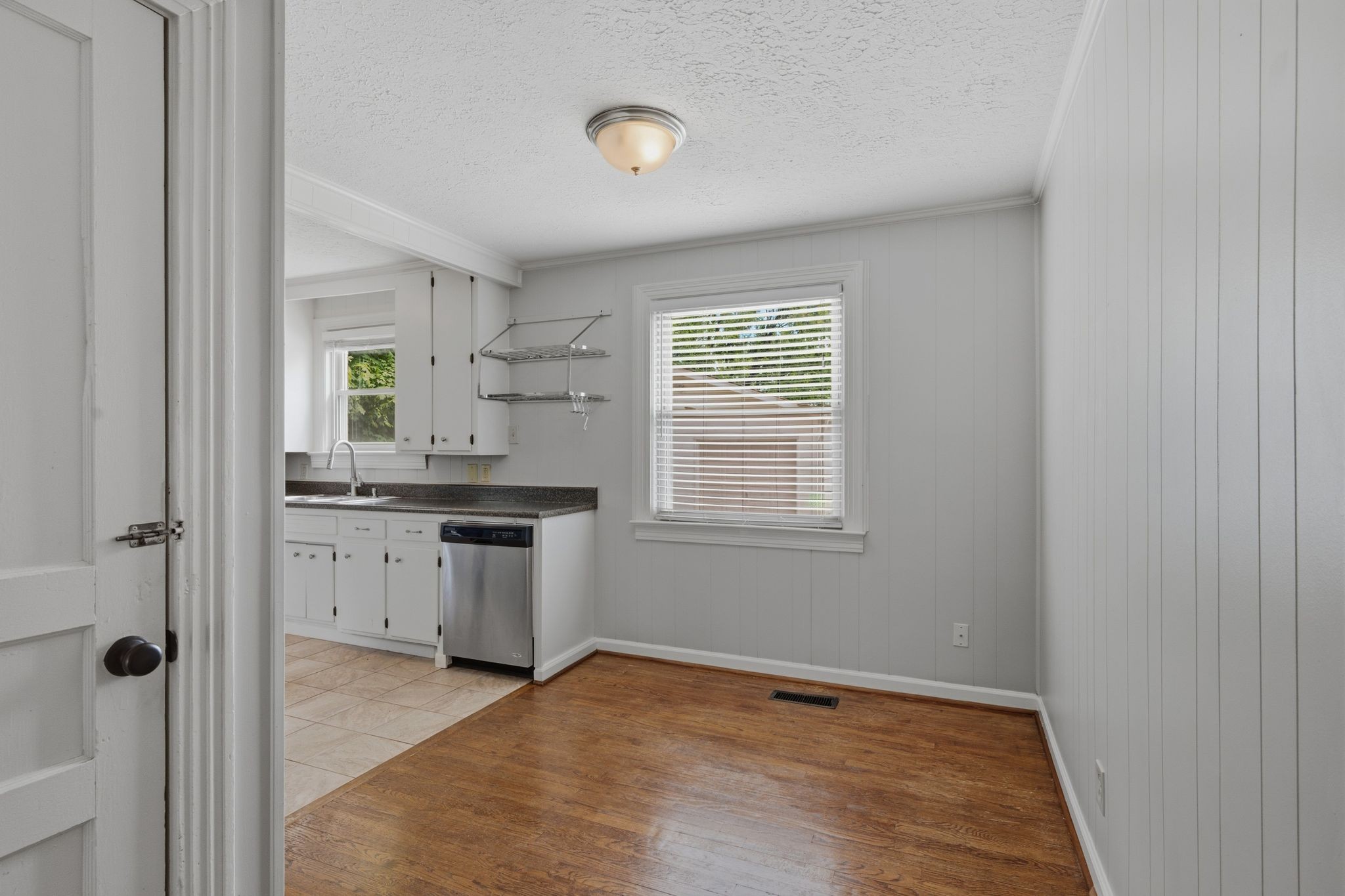 245 Thuss Ave