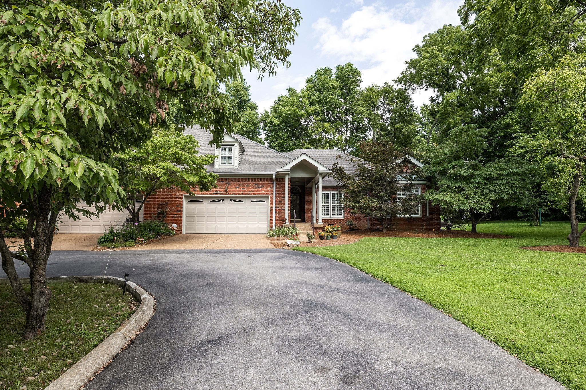 104 Braxton Hill Ct