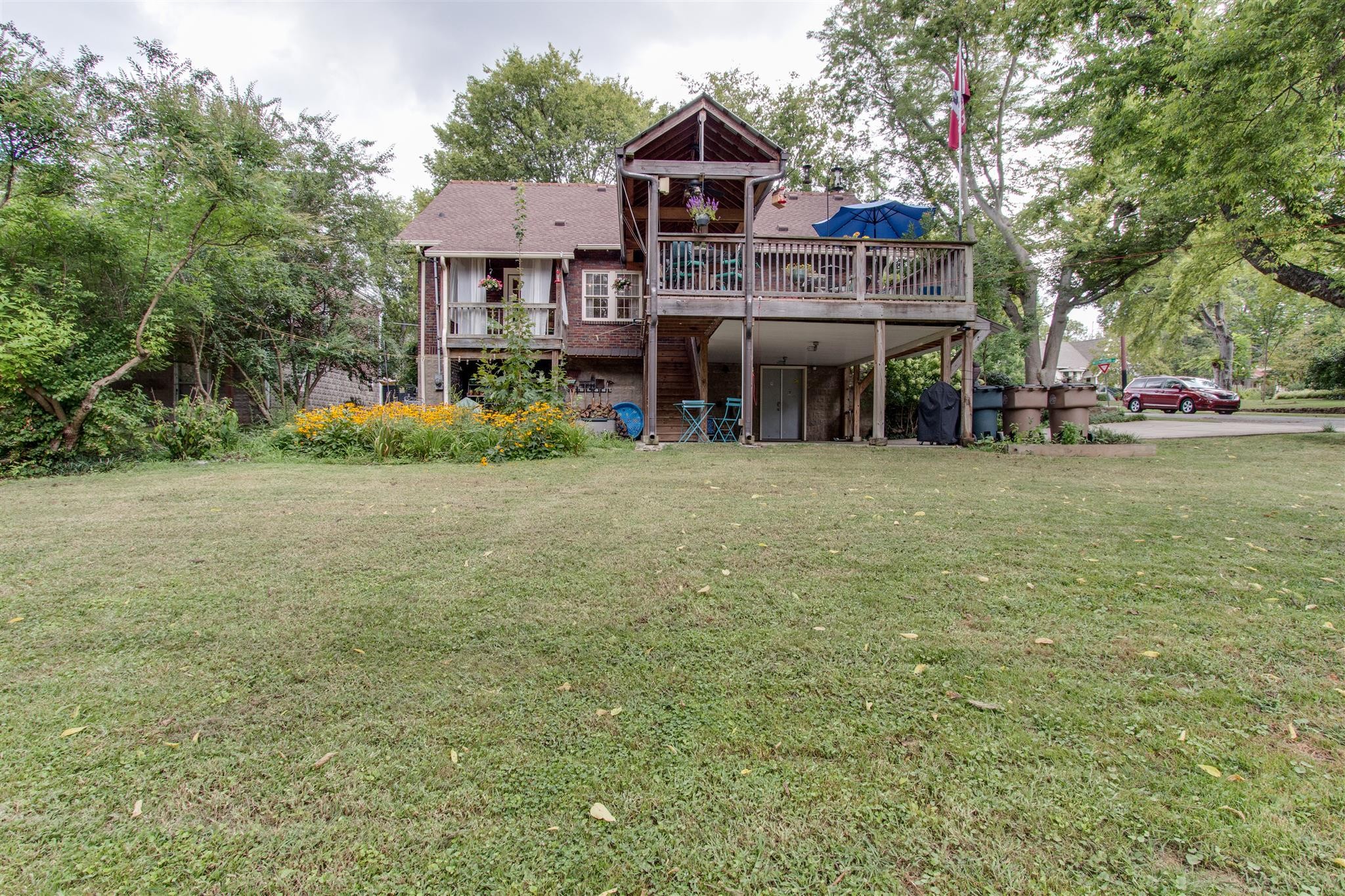 2901 Westmoreland Dr