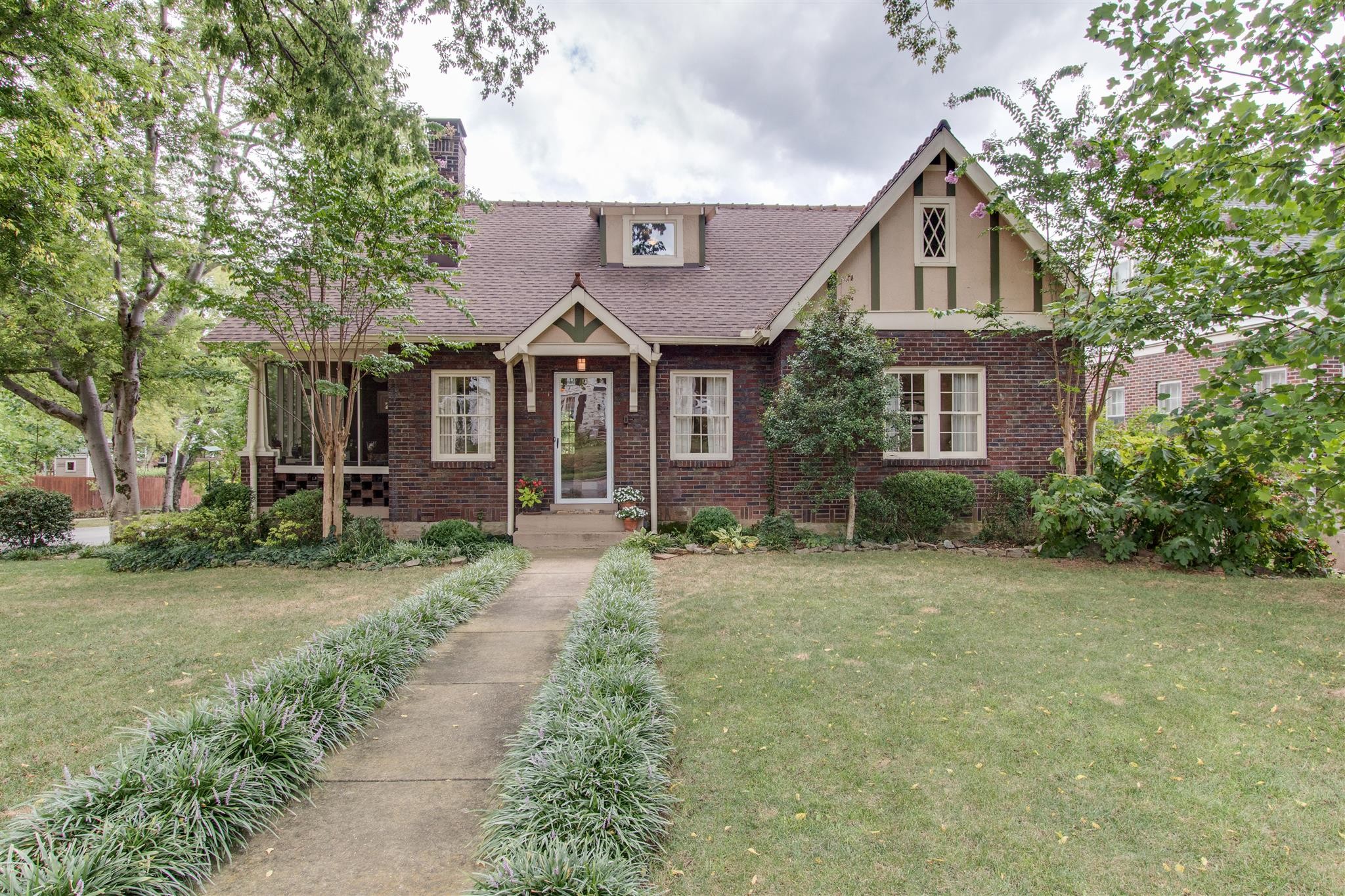 2901 Westmoreland Dr