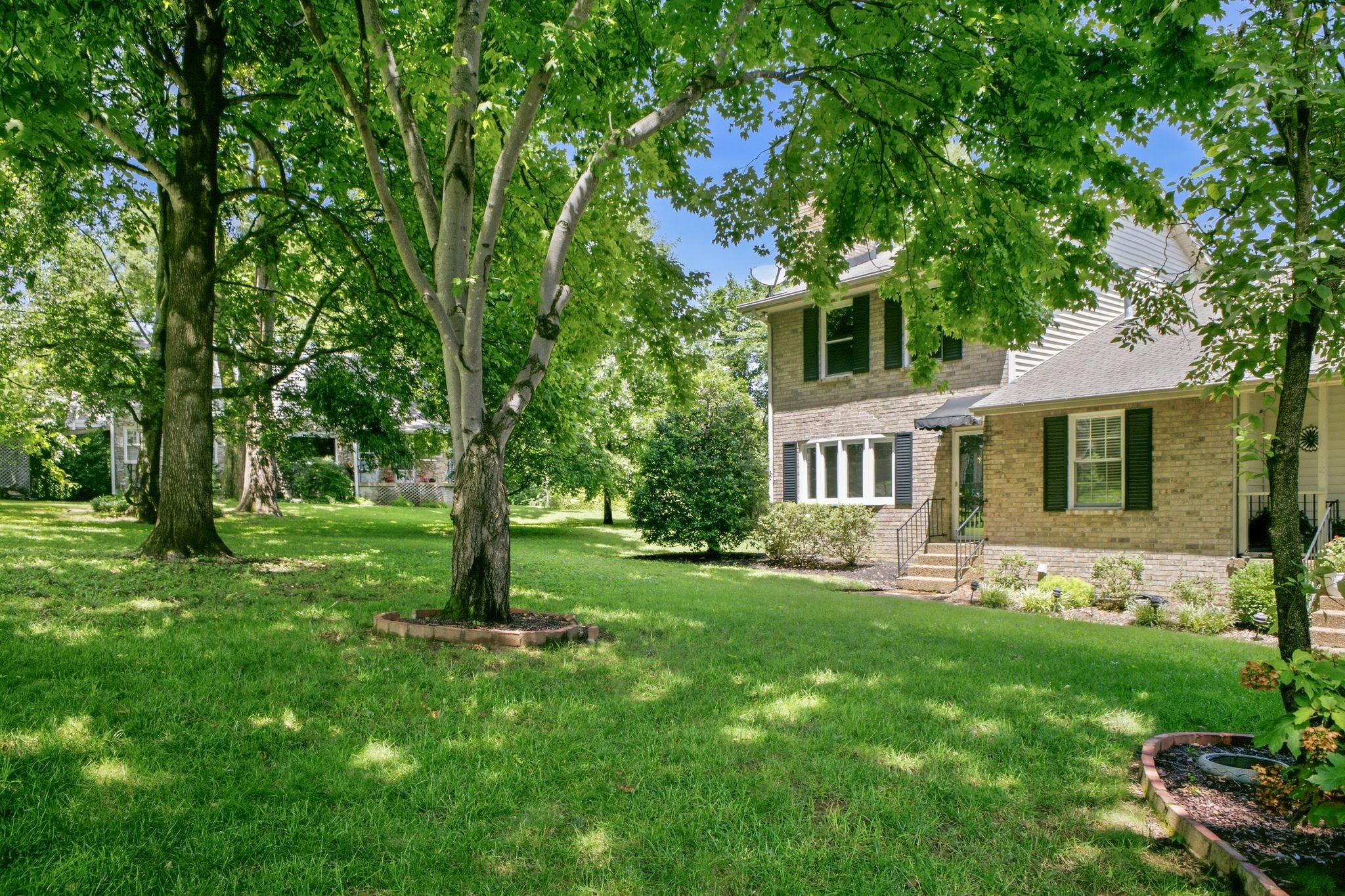 5520 Thalman Dr