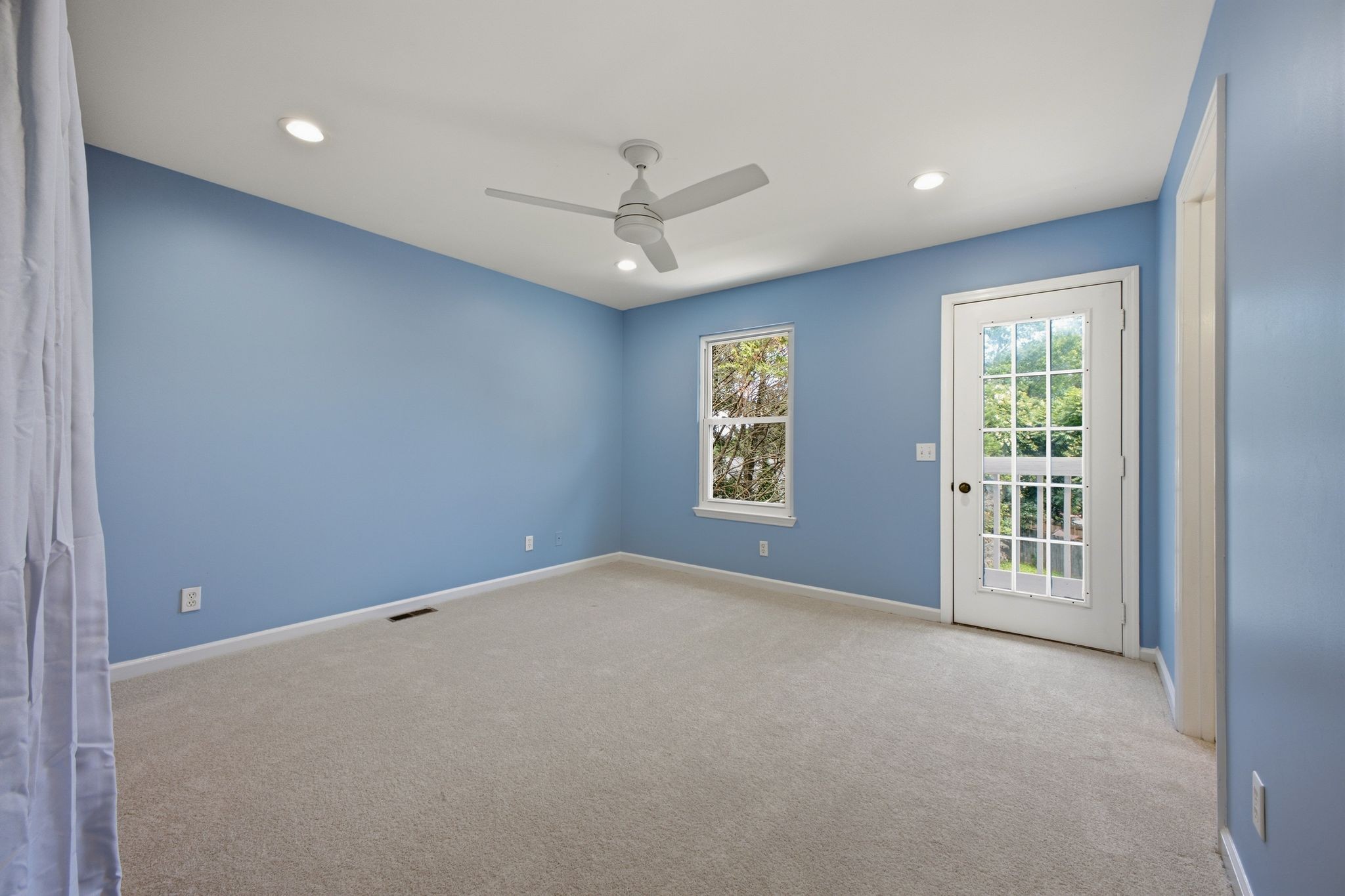 5520 Thalman Dr