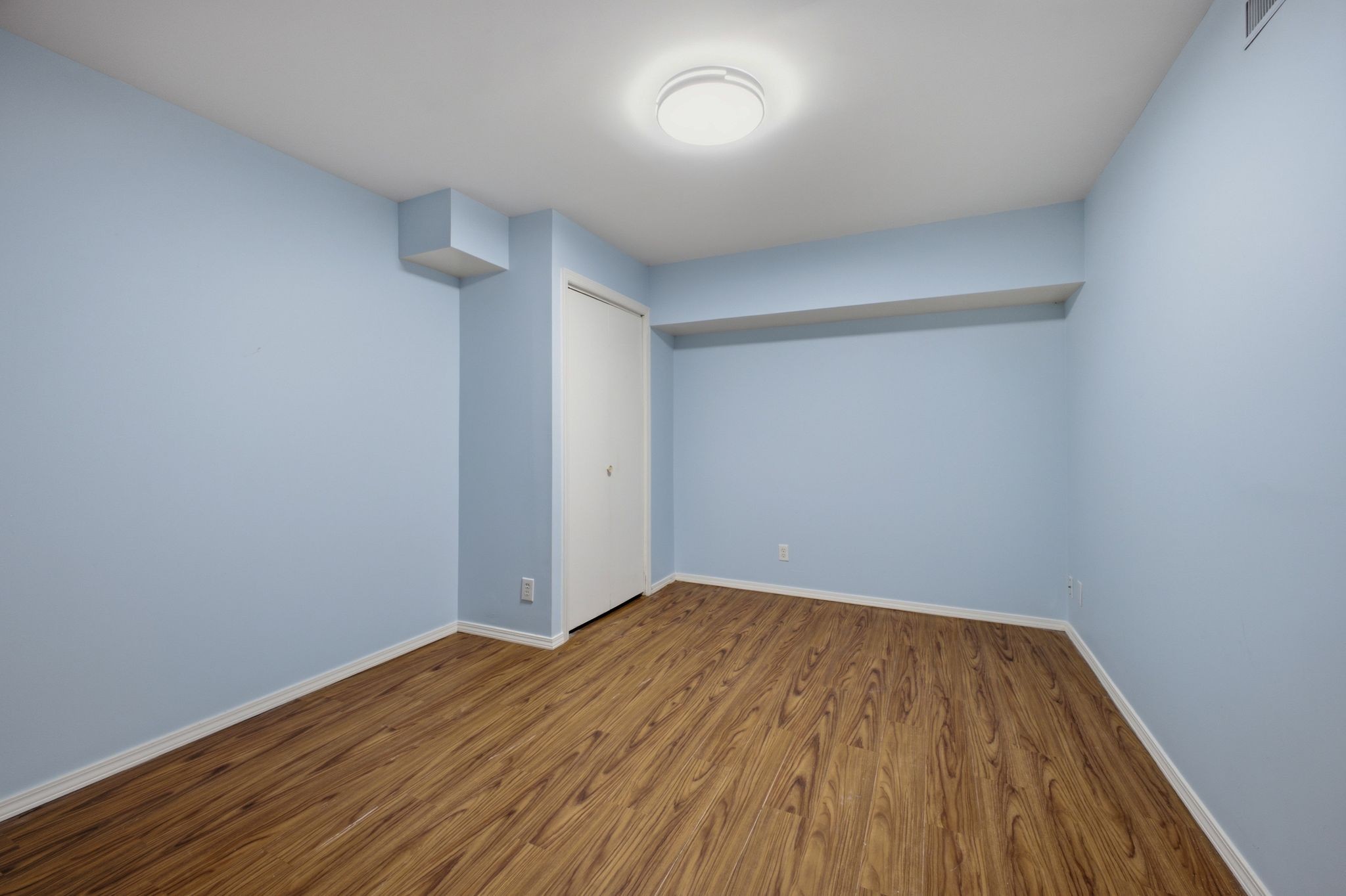5520 Thalman Dr