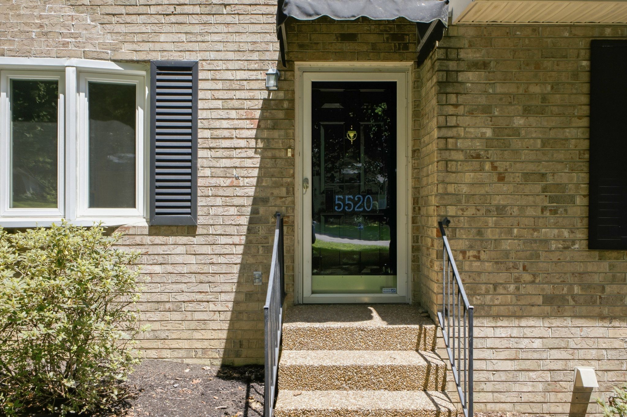 5520 Thalman Dr