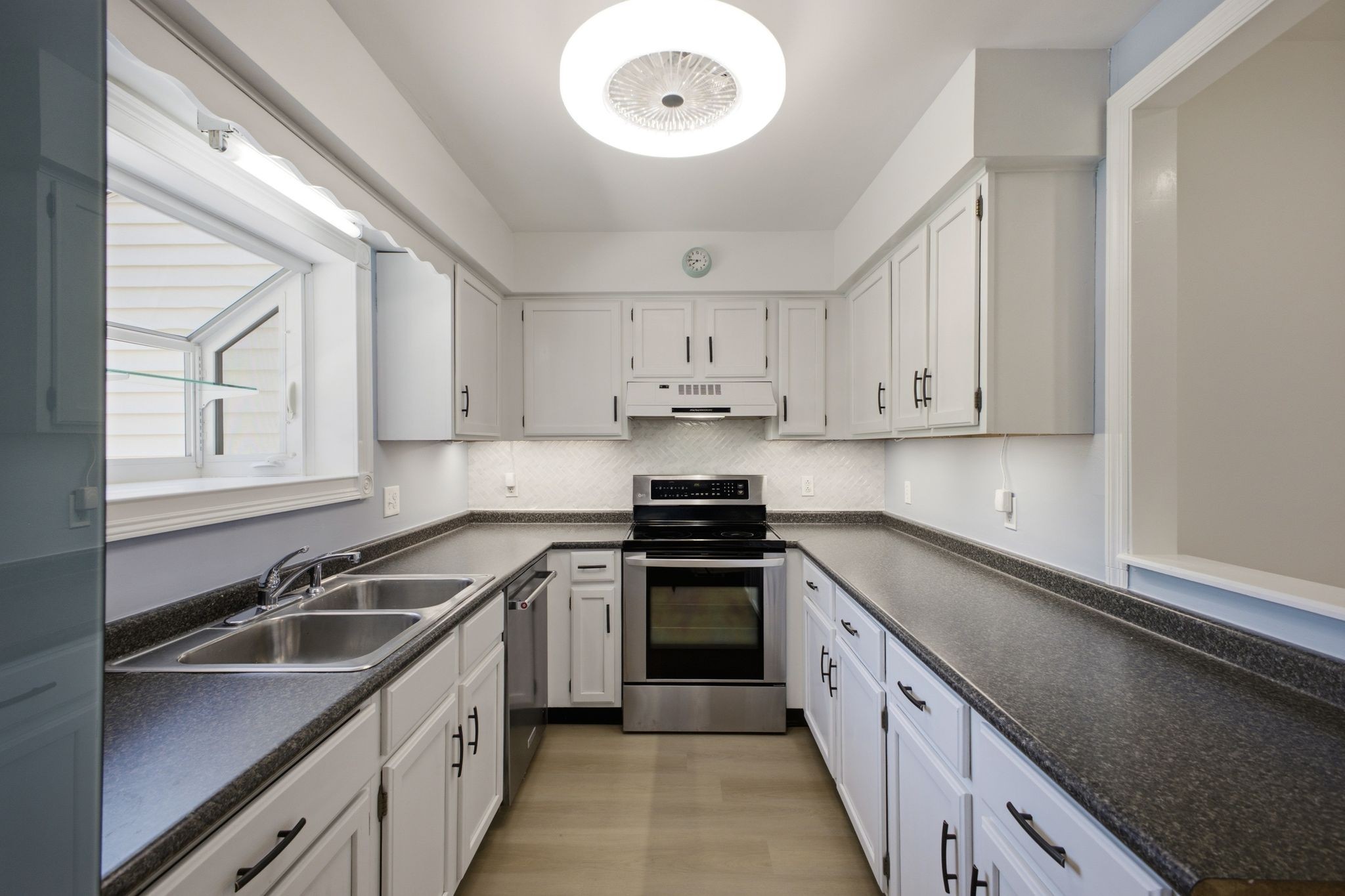 5520 Thalman Dr