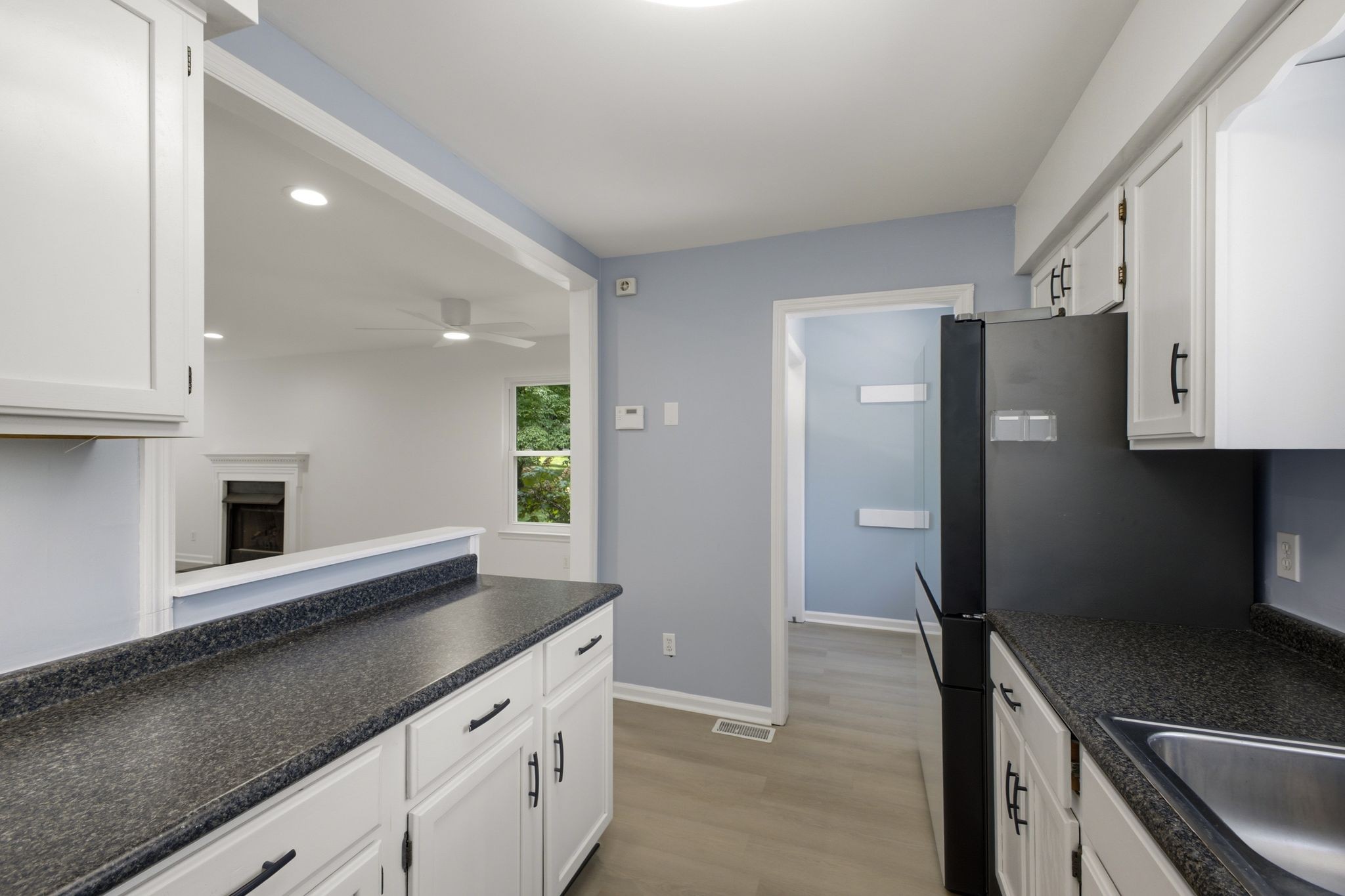 5520 Thalman Dr
