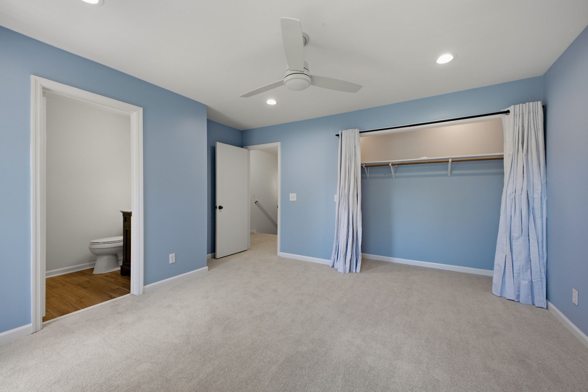5520 Thalman Dr