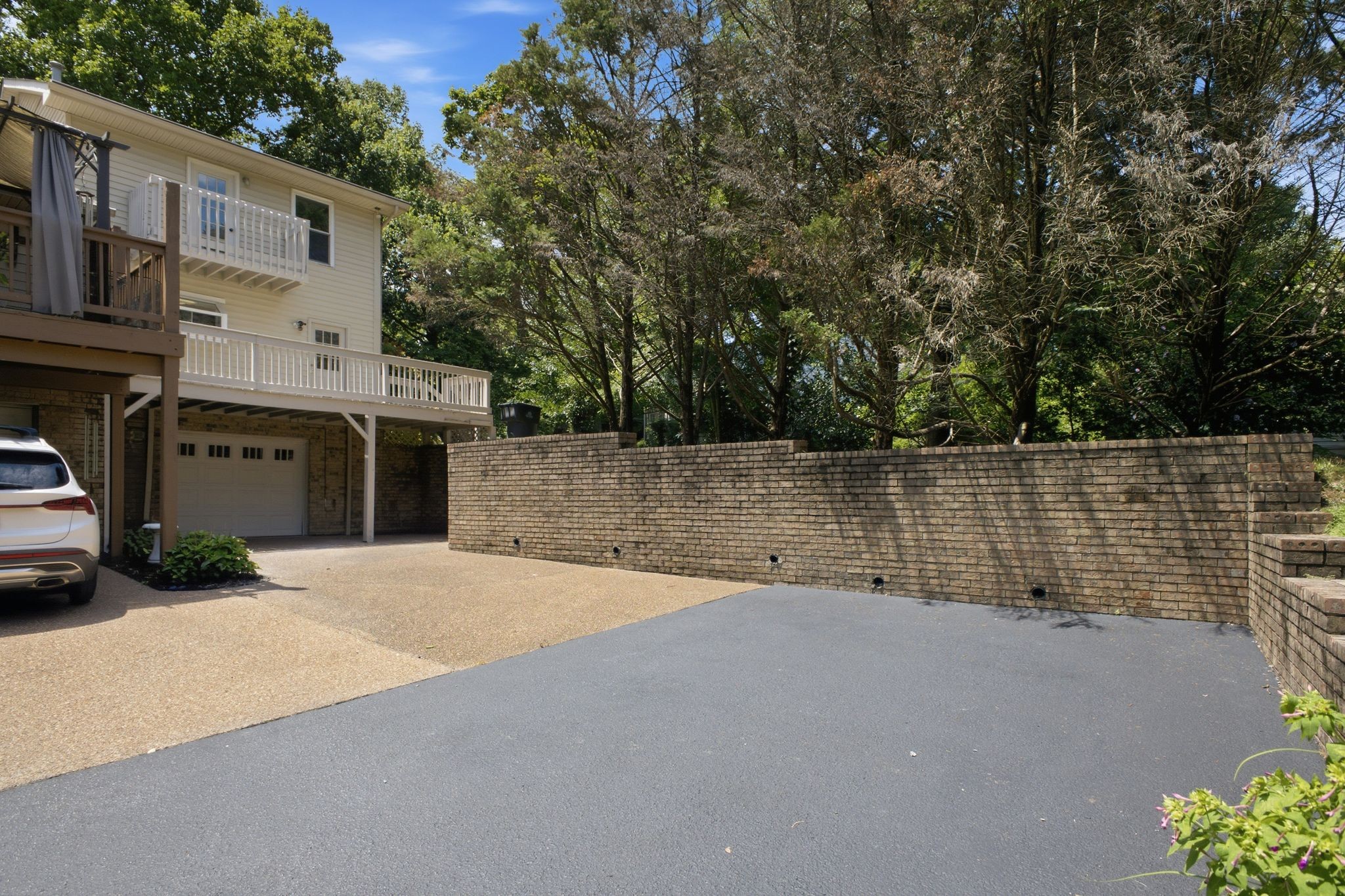 5520 Thalman Dr