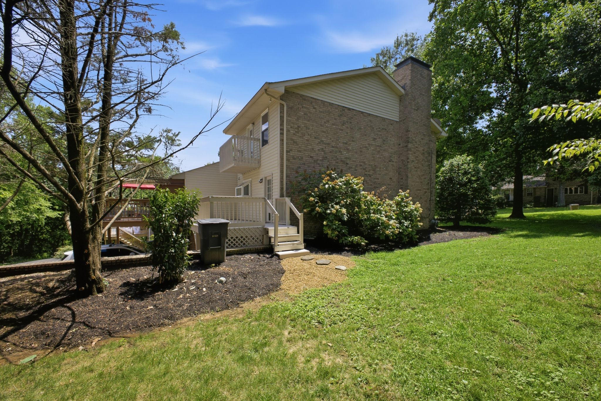 5520 Thalman Dr