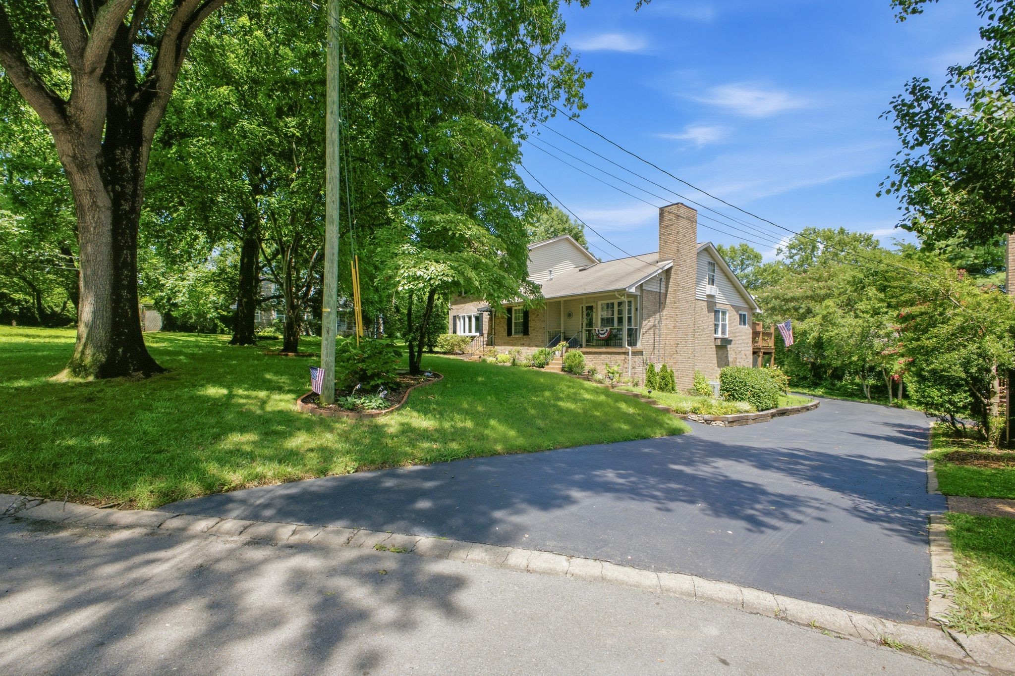 5520 Thalman Dr