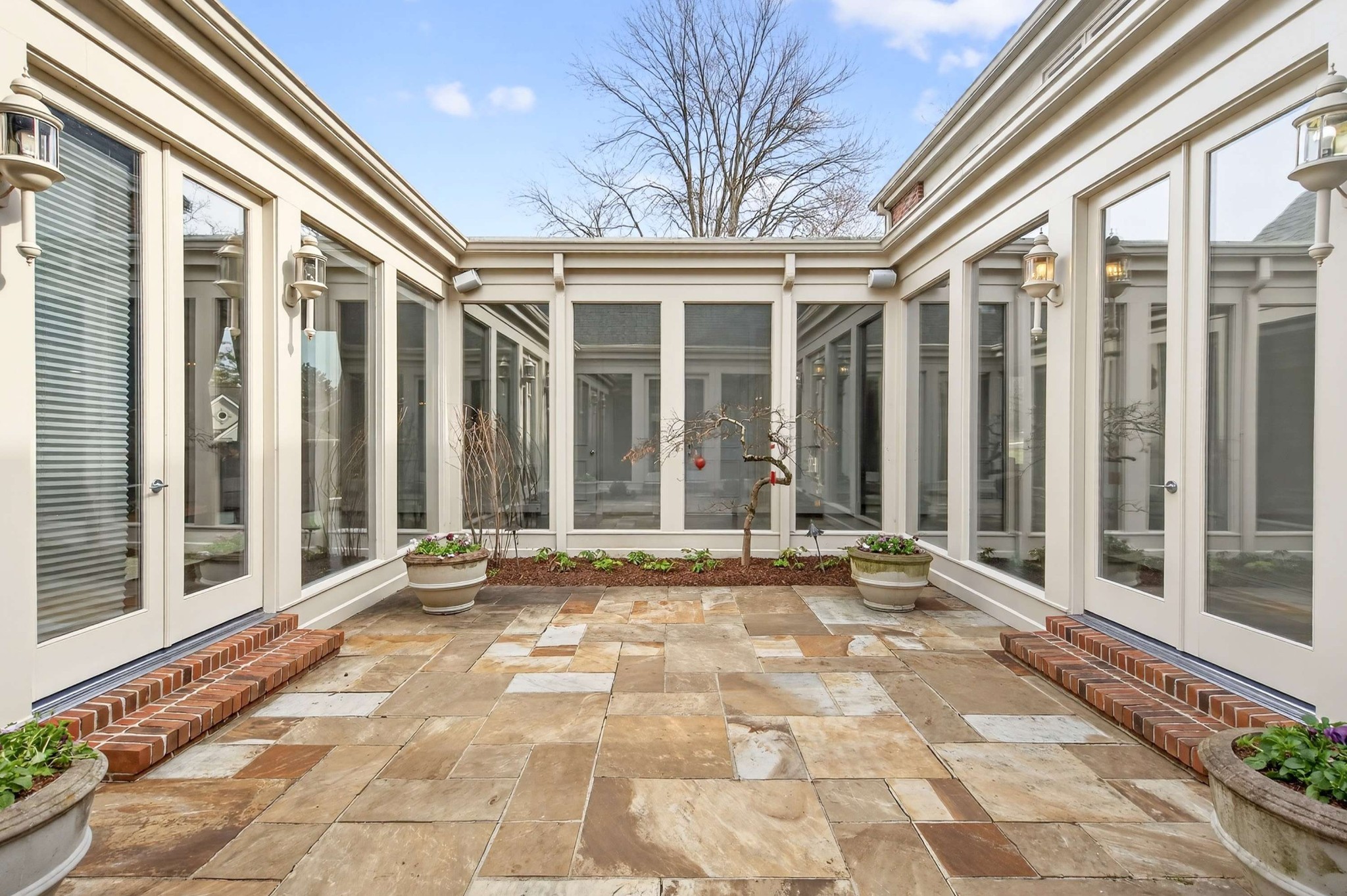 101 Abbottsford