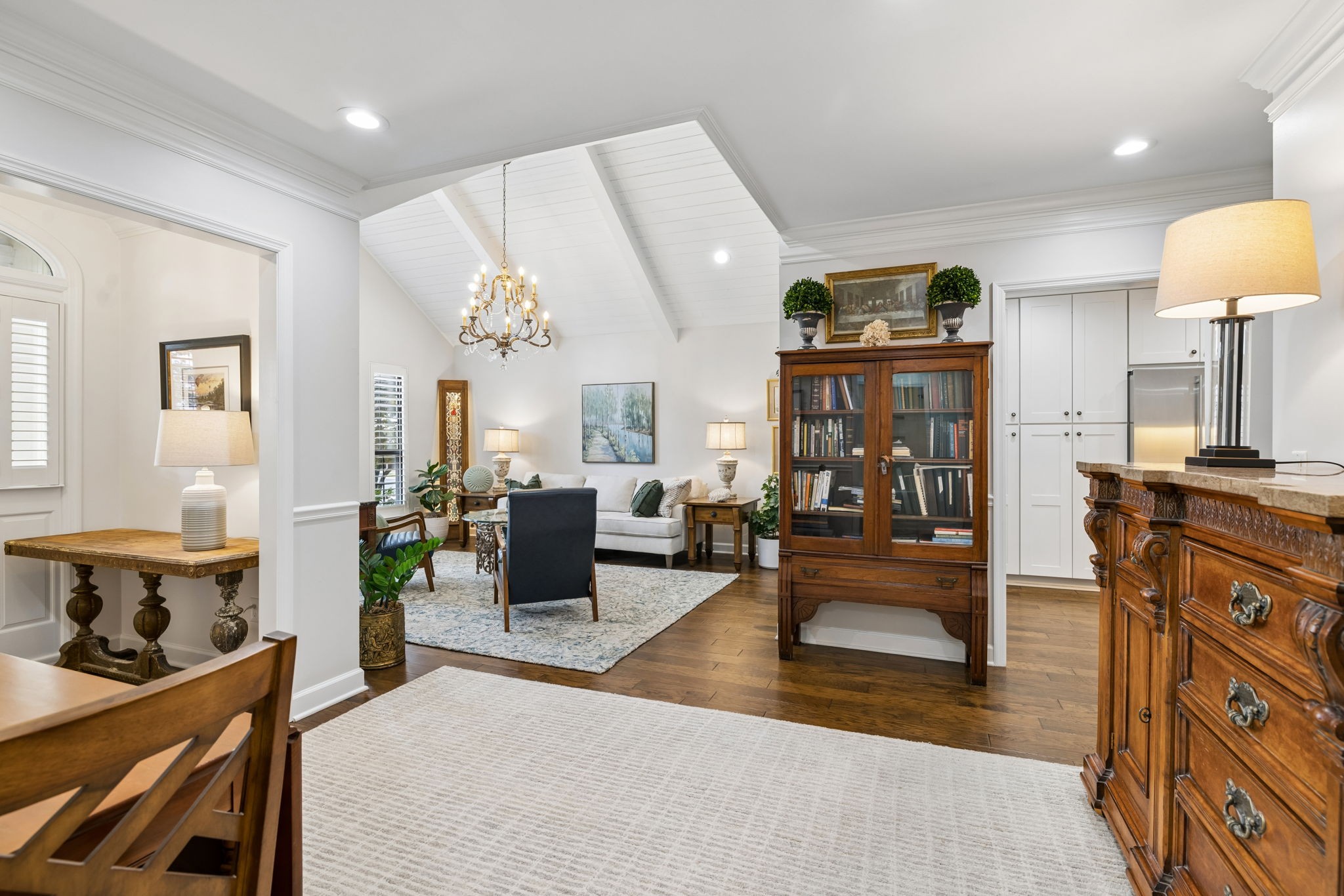 8091 Sunrise Cir