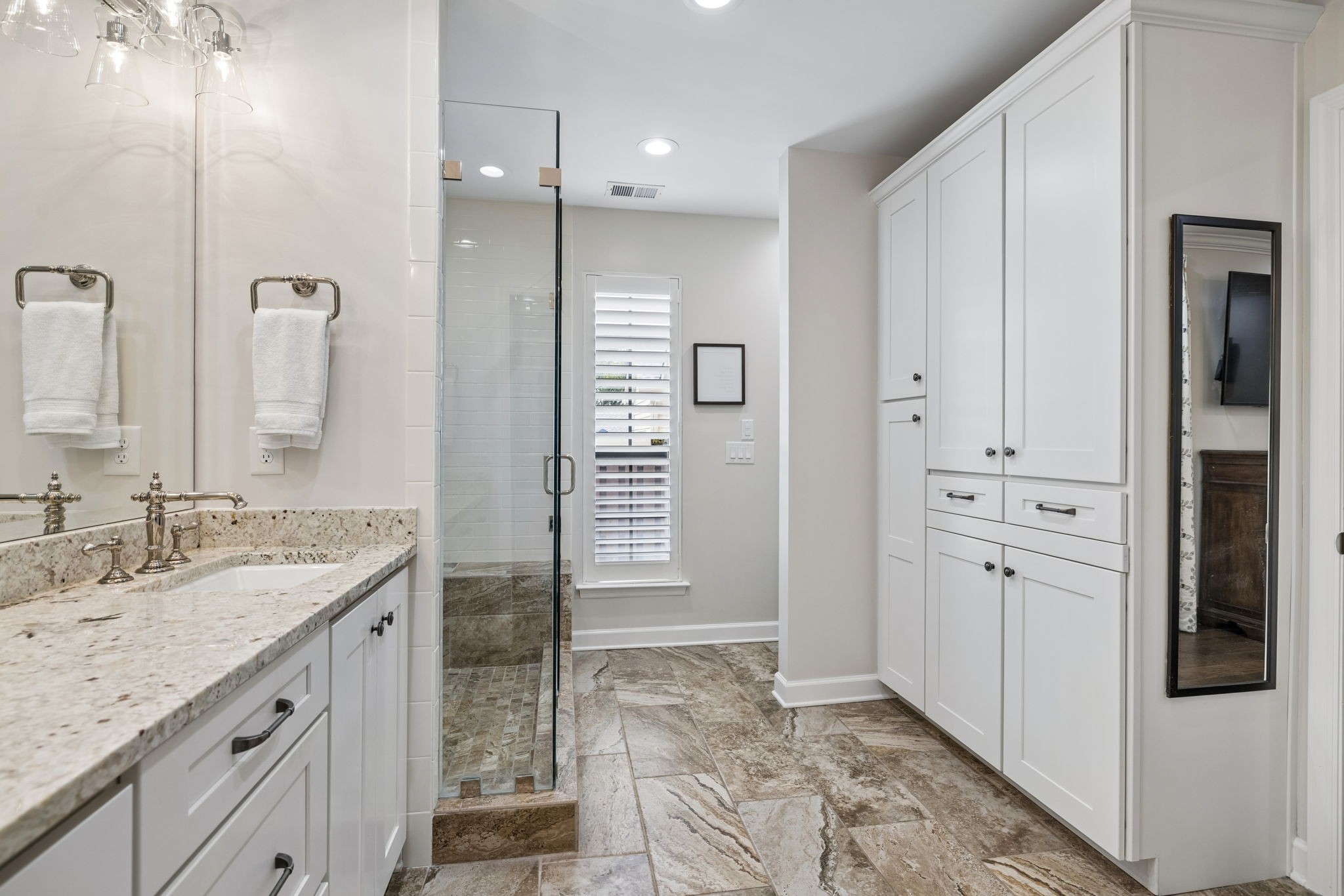 8091 Sunrise Cir