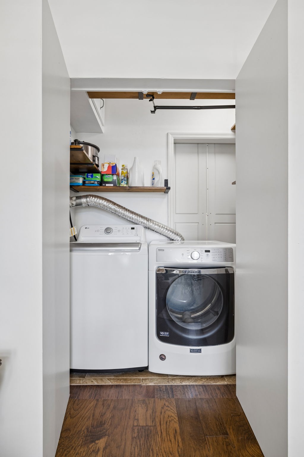 8091 Sunrise Cir