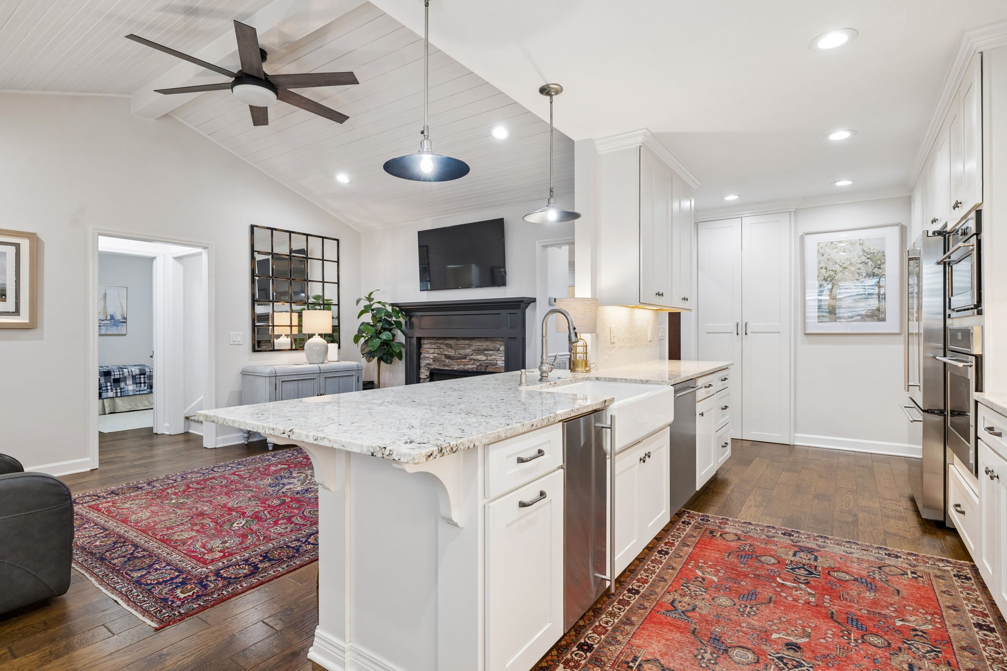 8091 Sunrise Cir