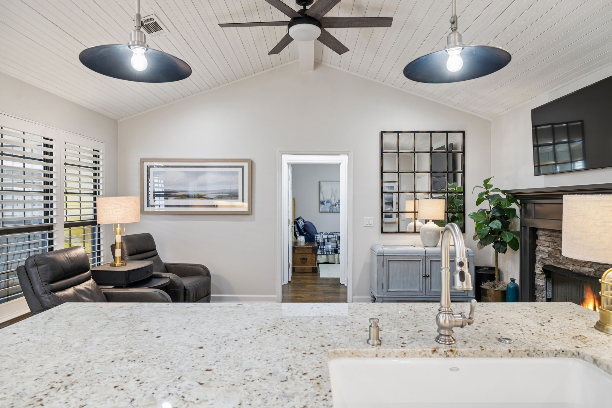 8091 Sunrise Cir