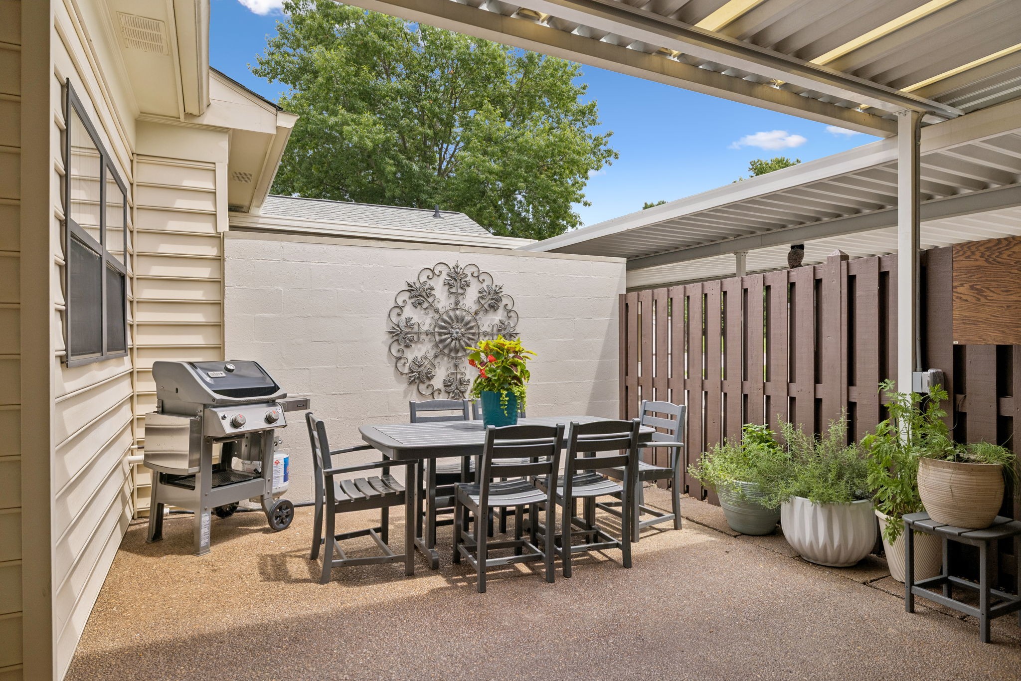 8091 Sunrise Cir