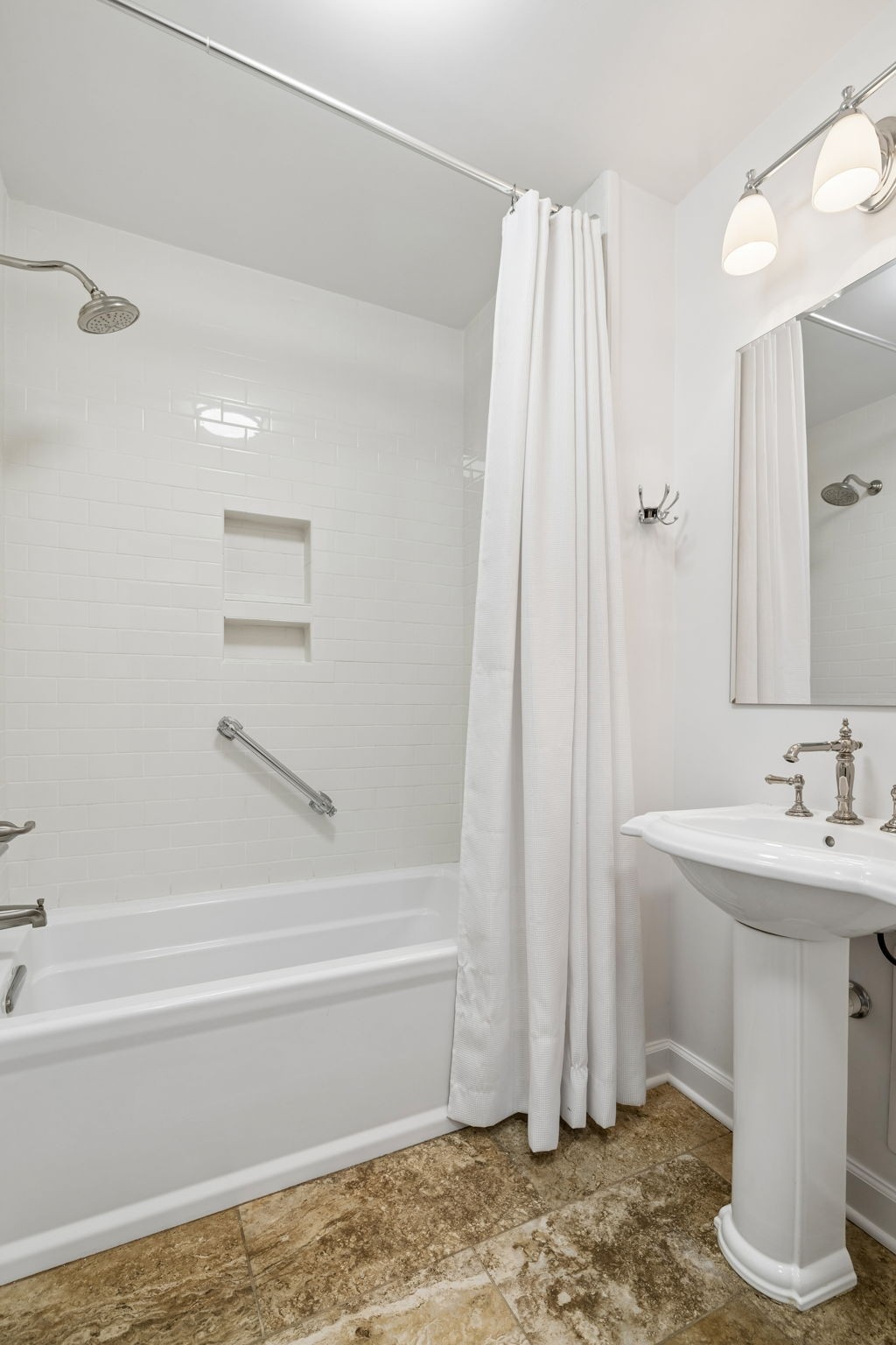8091 Sunrise Cir