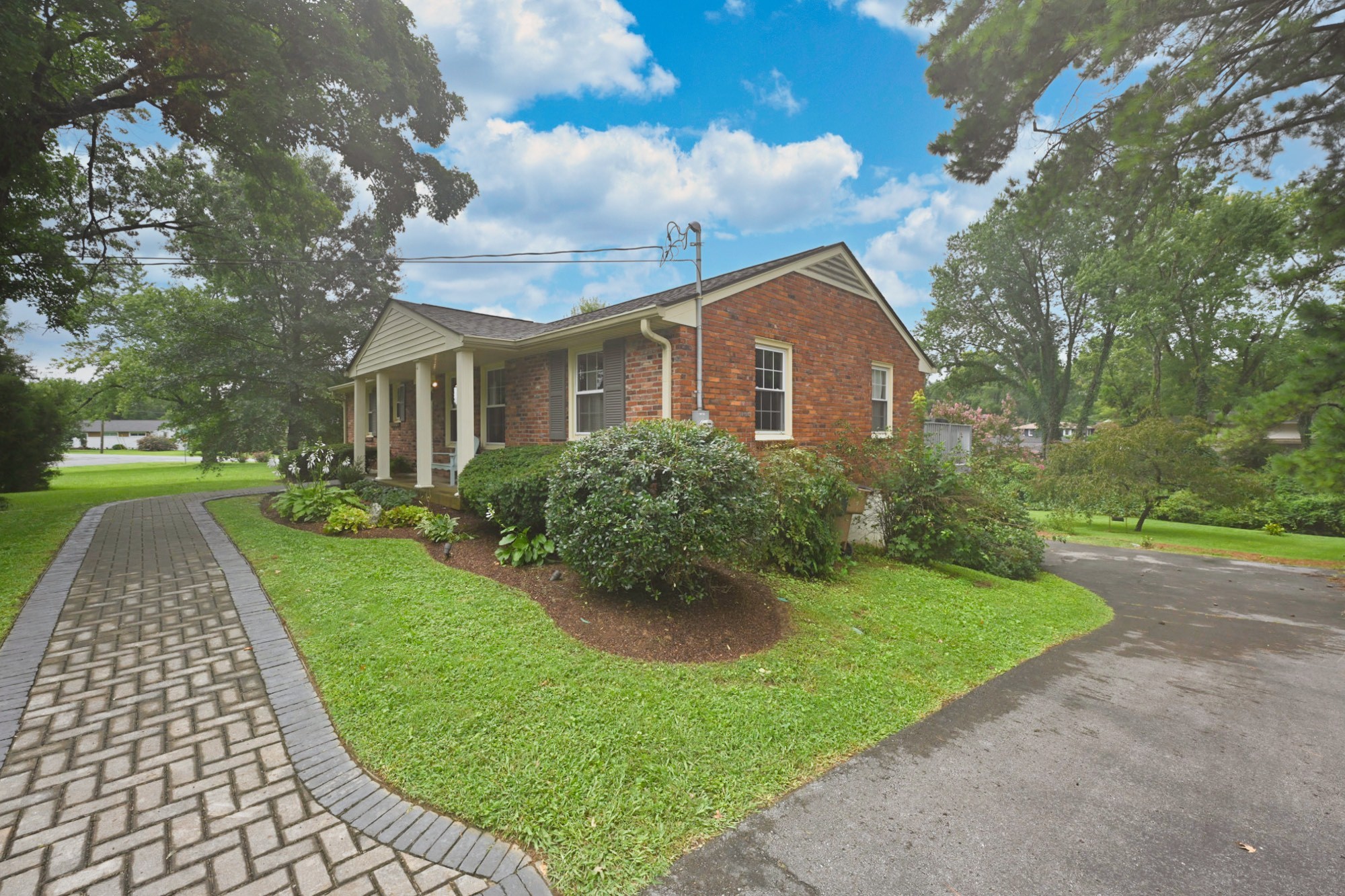 4807 Arden Dr
