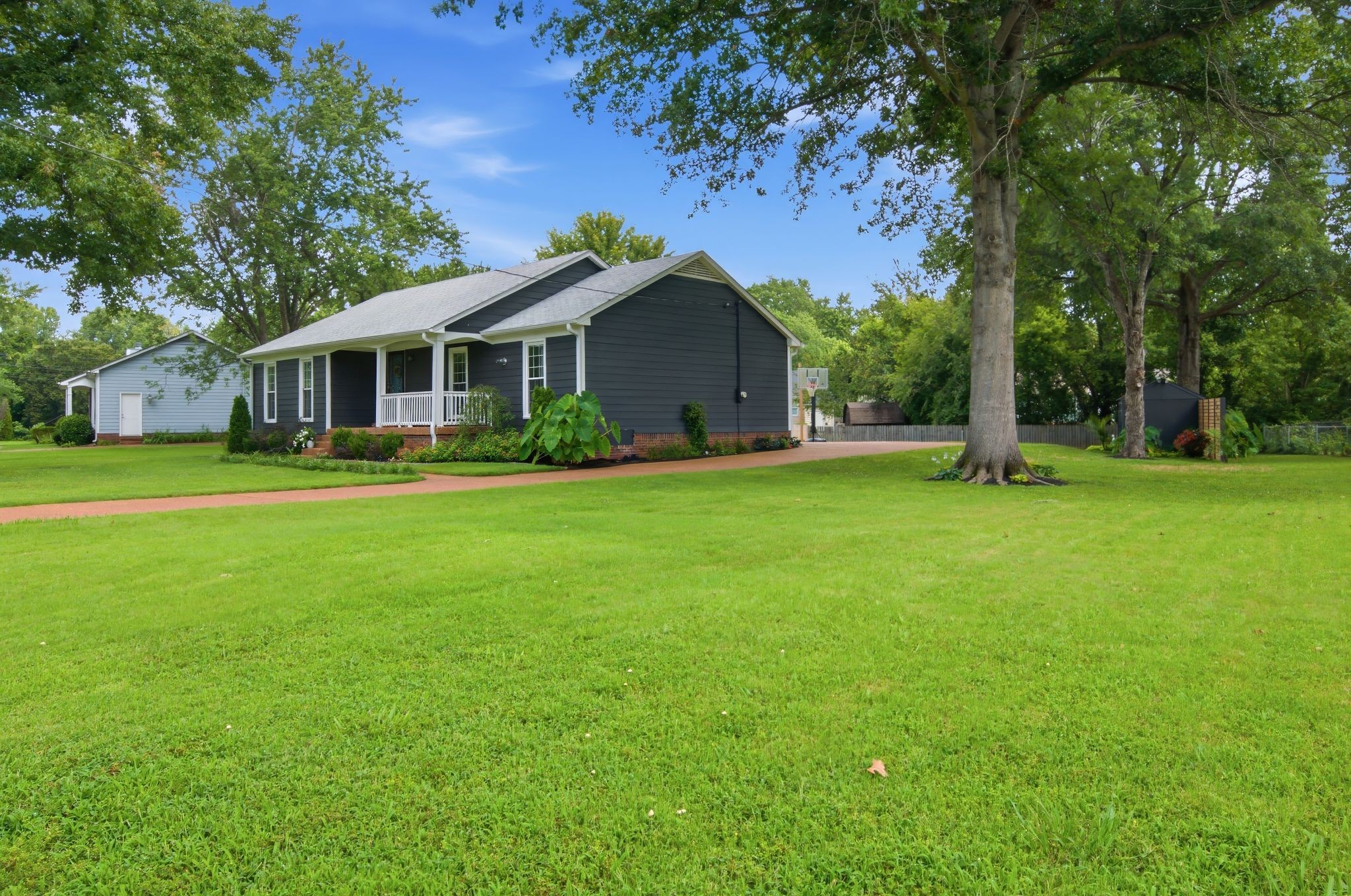 956 Harpeth Bend Dr