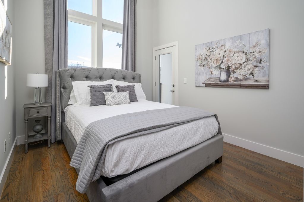 3118 Long Blvd Unit: 5