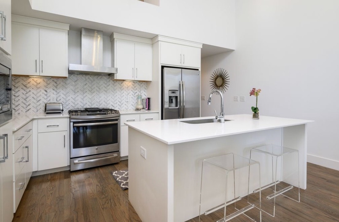 3118 Long Blvd Unit: 5