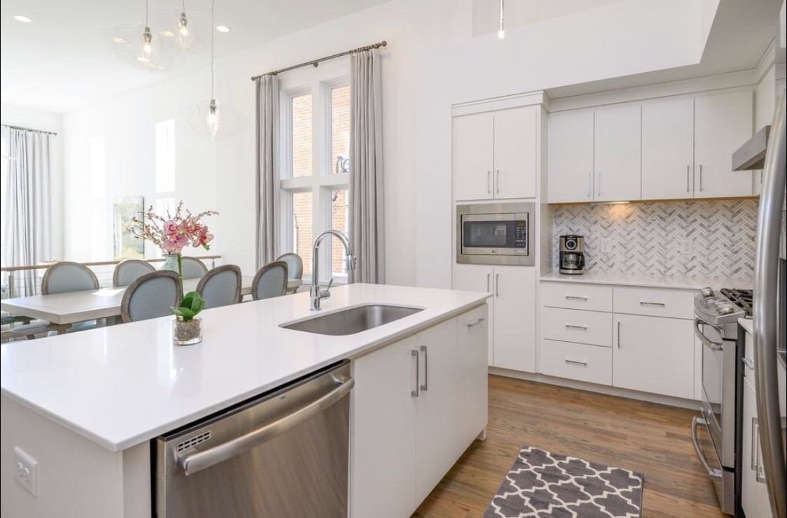 3118 Long Blvd Unit: 5