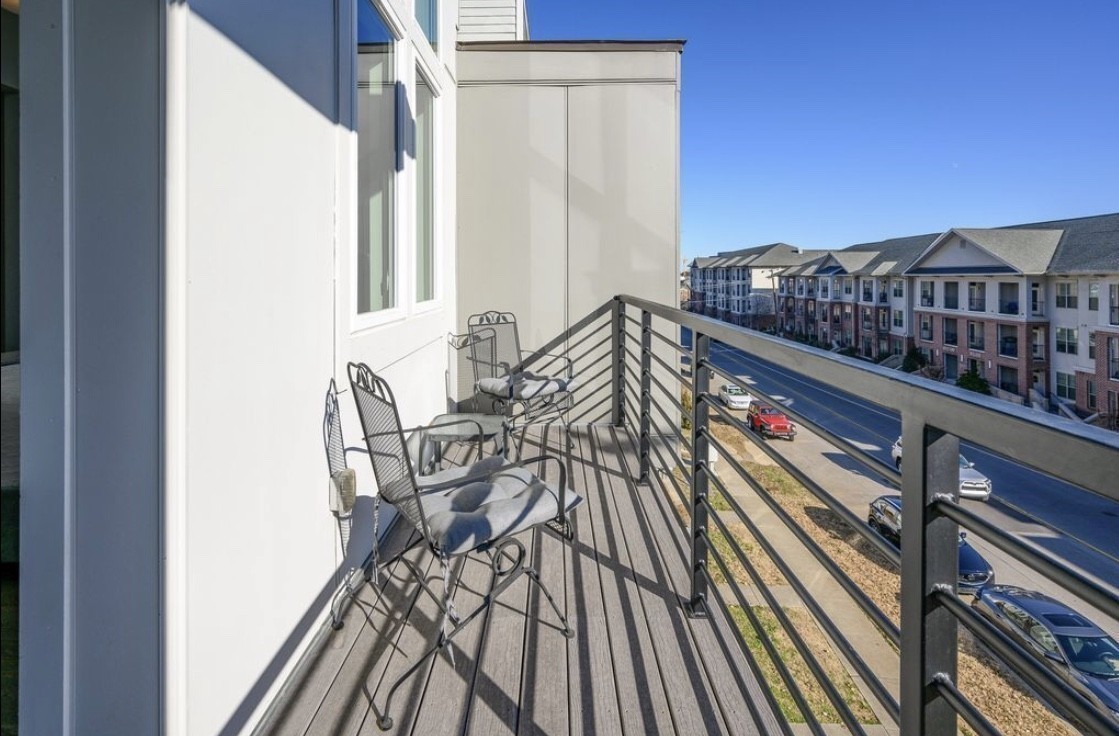 3118 Long Blvd Unit: 5