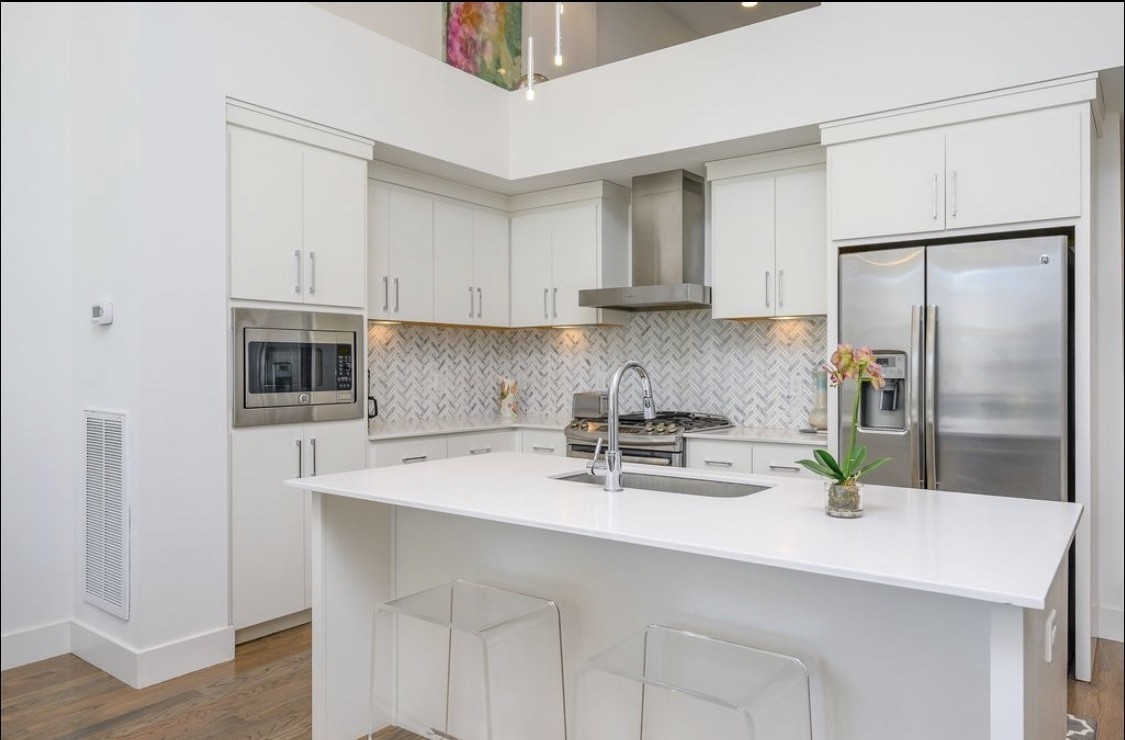 3118 Long Blvd Unit: 5