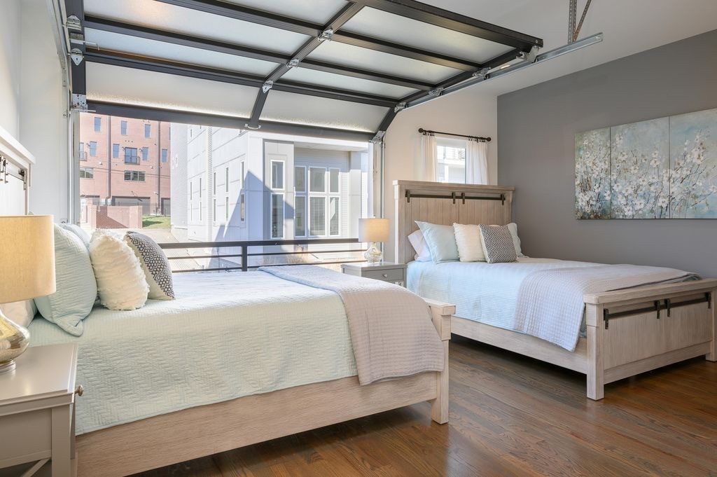 3118 Long Blvd Unit: 5