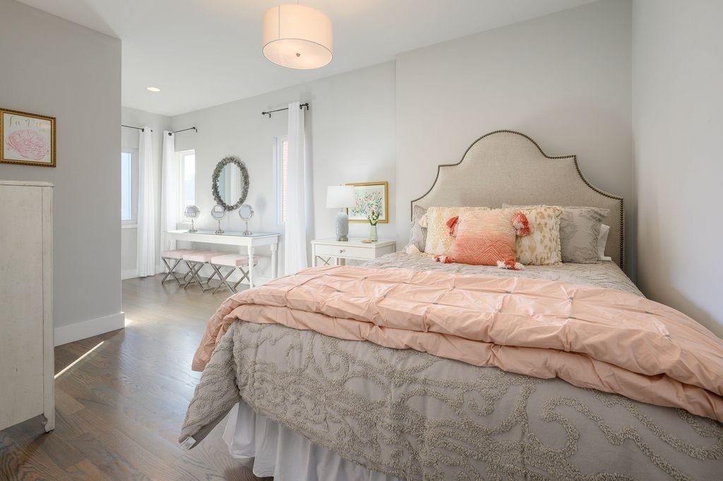 3118 Long Blvd Unit: 5