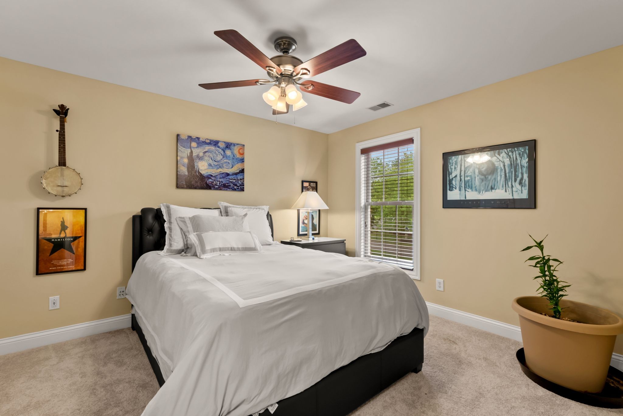 100 Lakecrest Cir