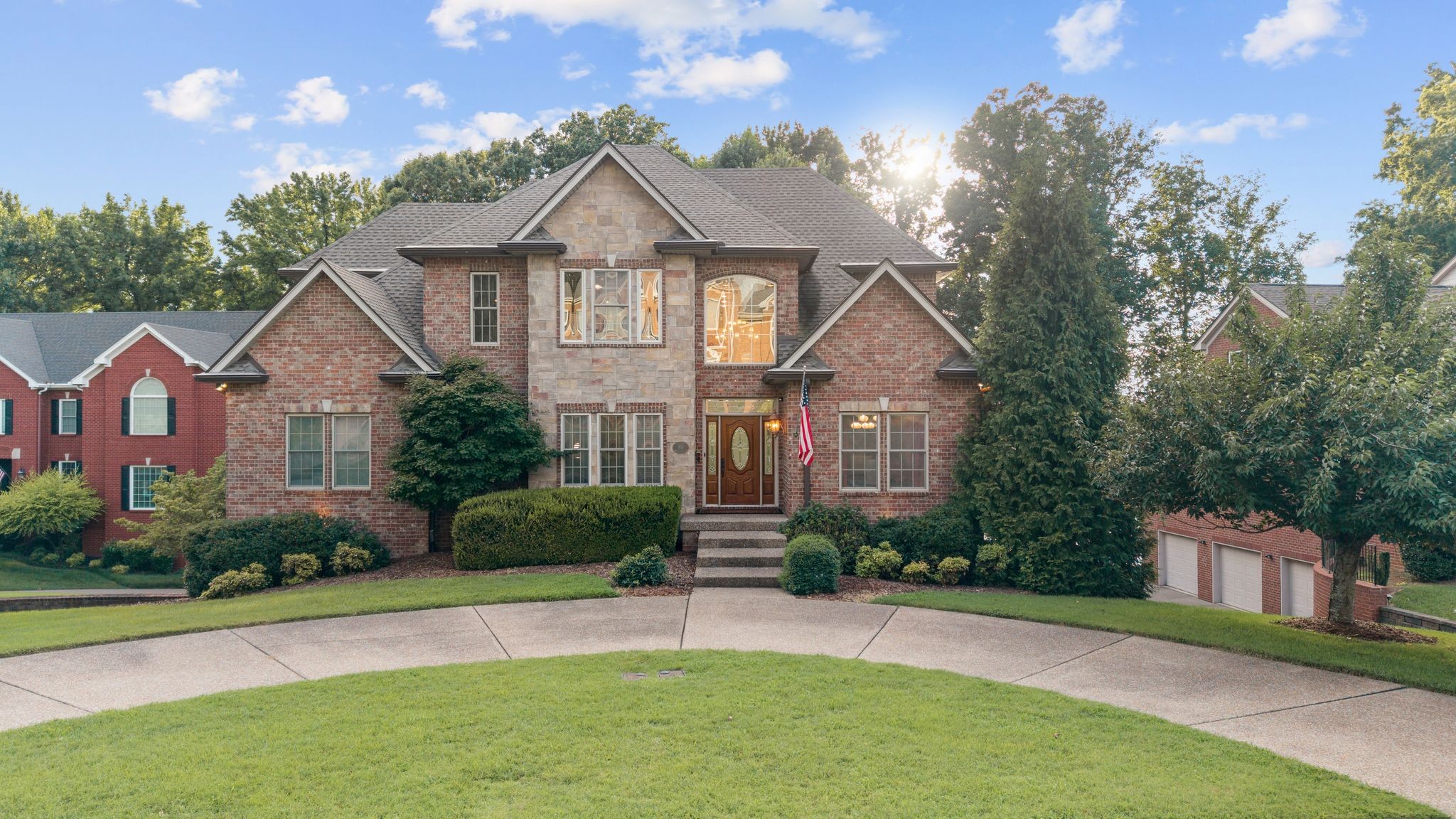 100 Lakecrest Cir