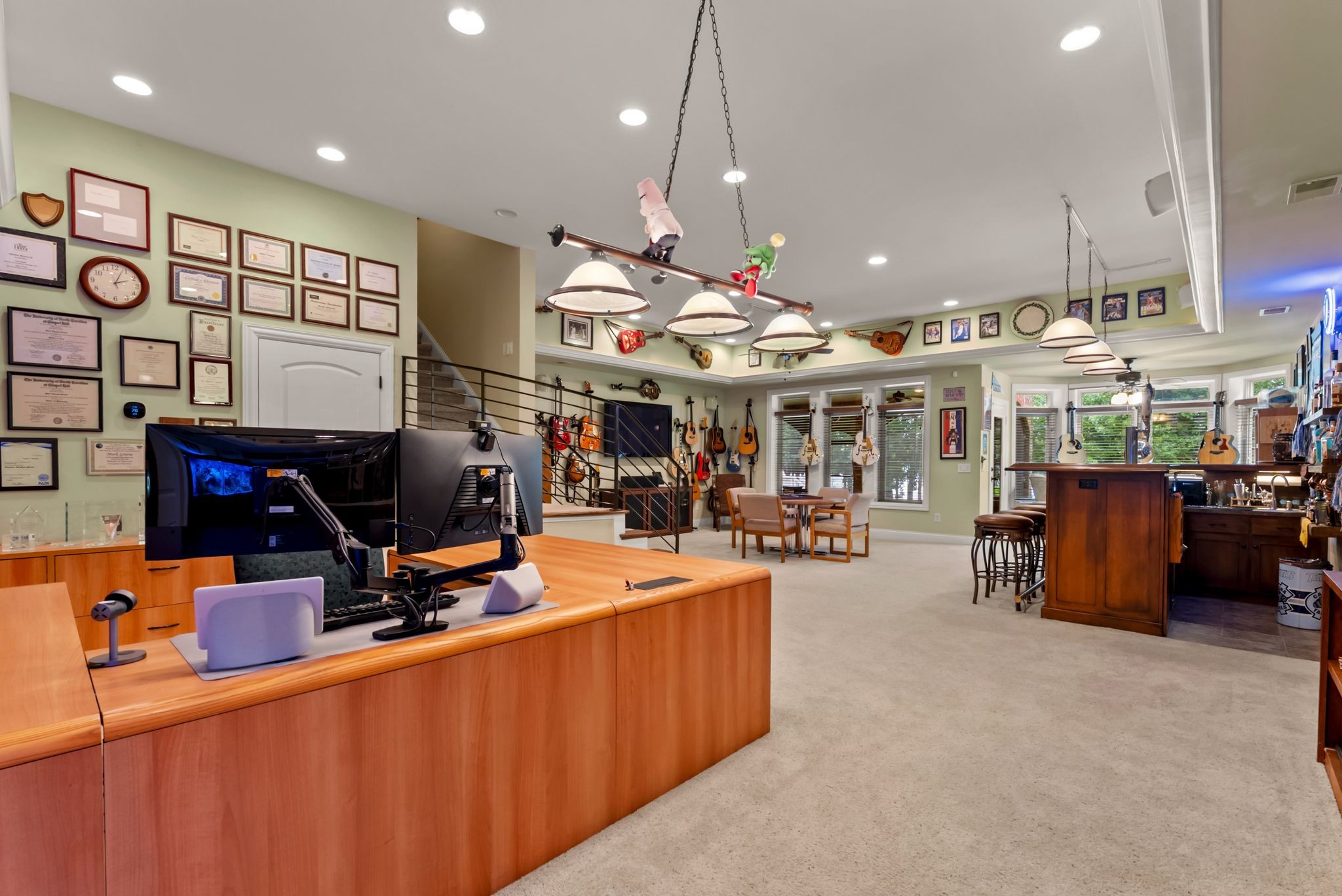 100 Lakecrest Cir