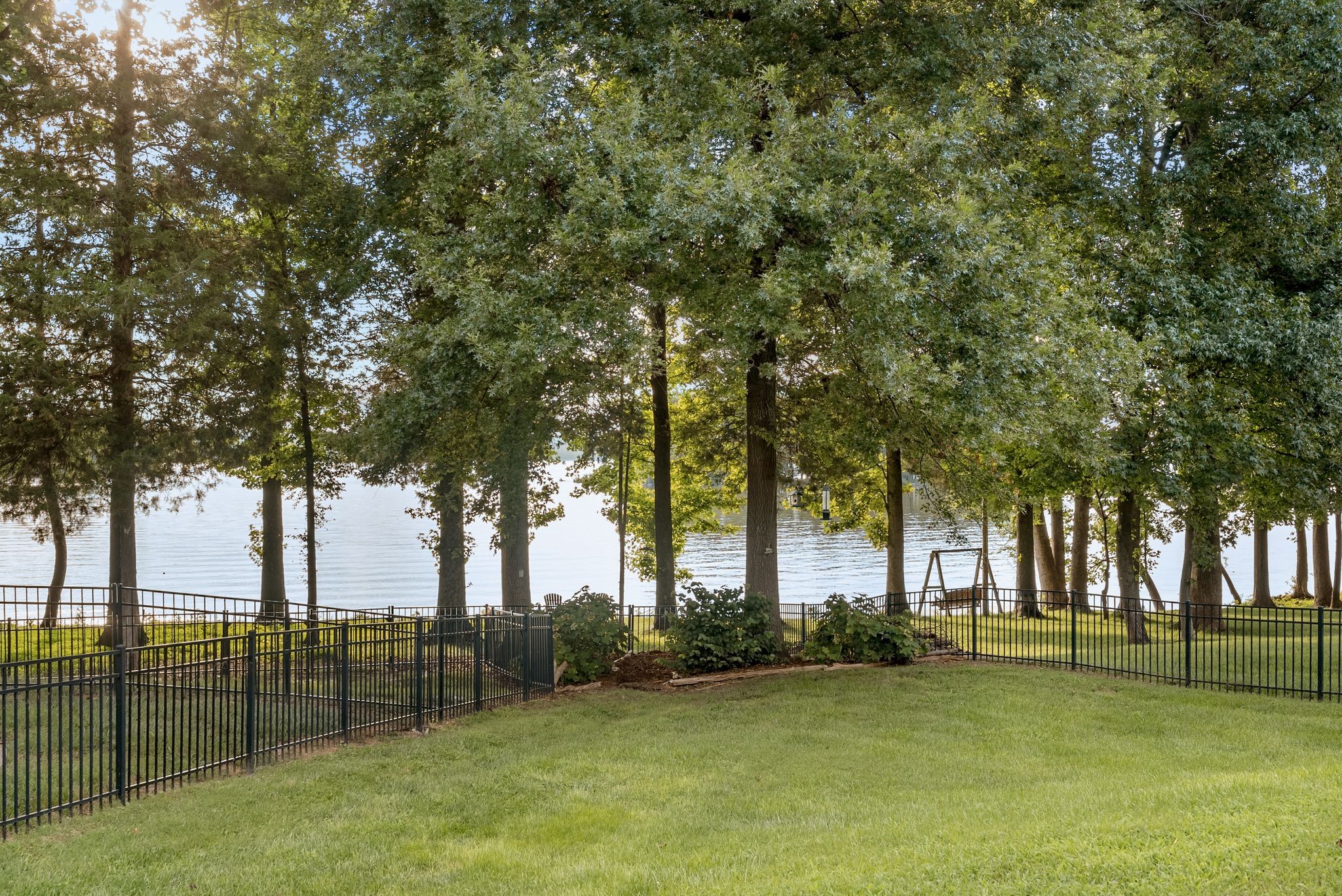 100 Lakecrest Cir