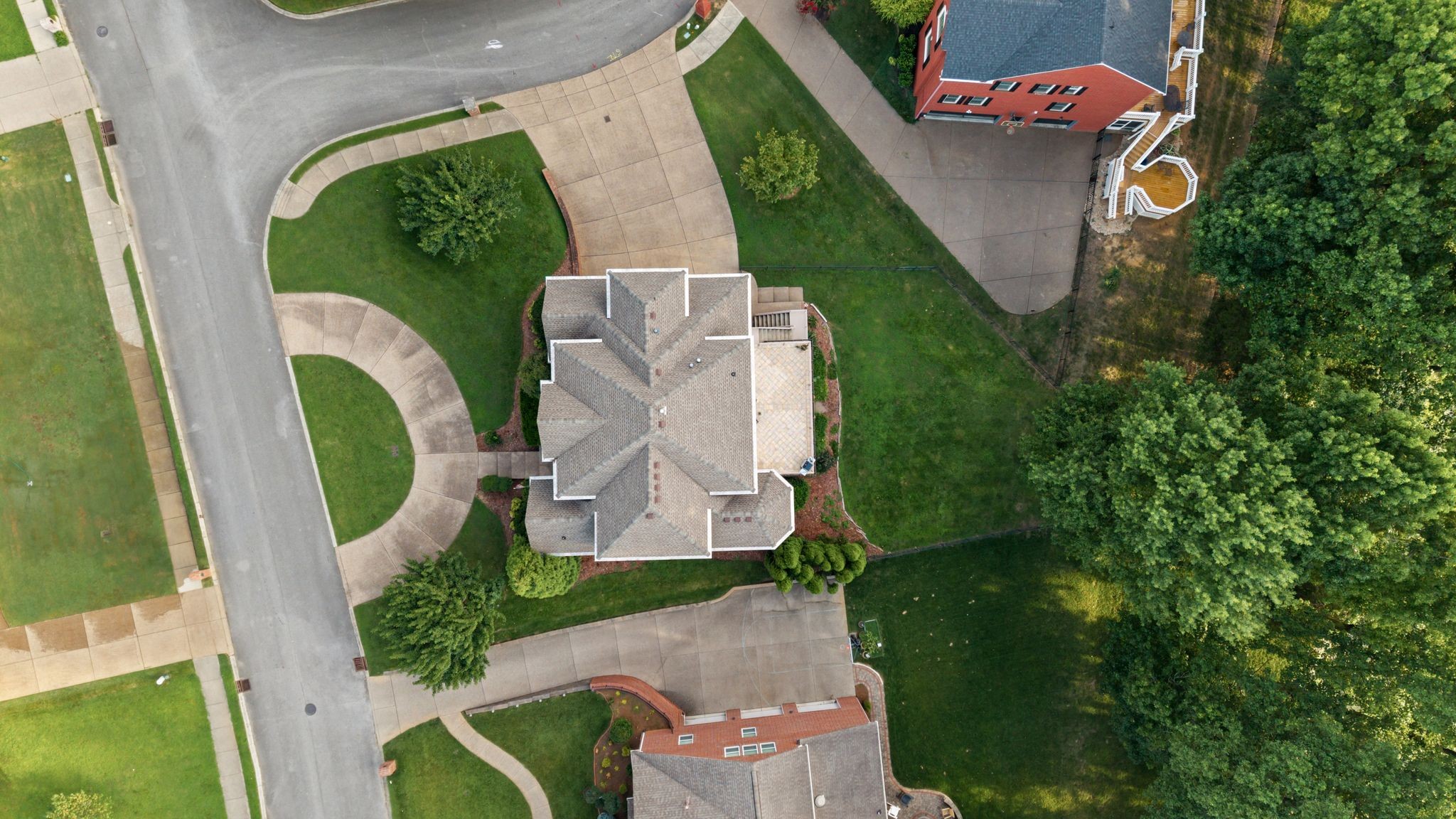 100 Lakecrest Cir