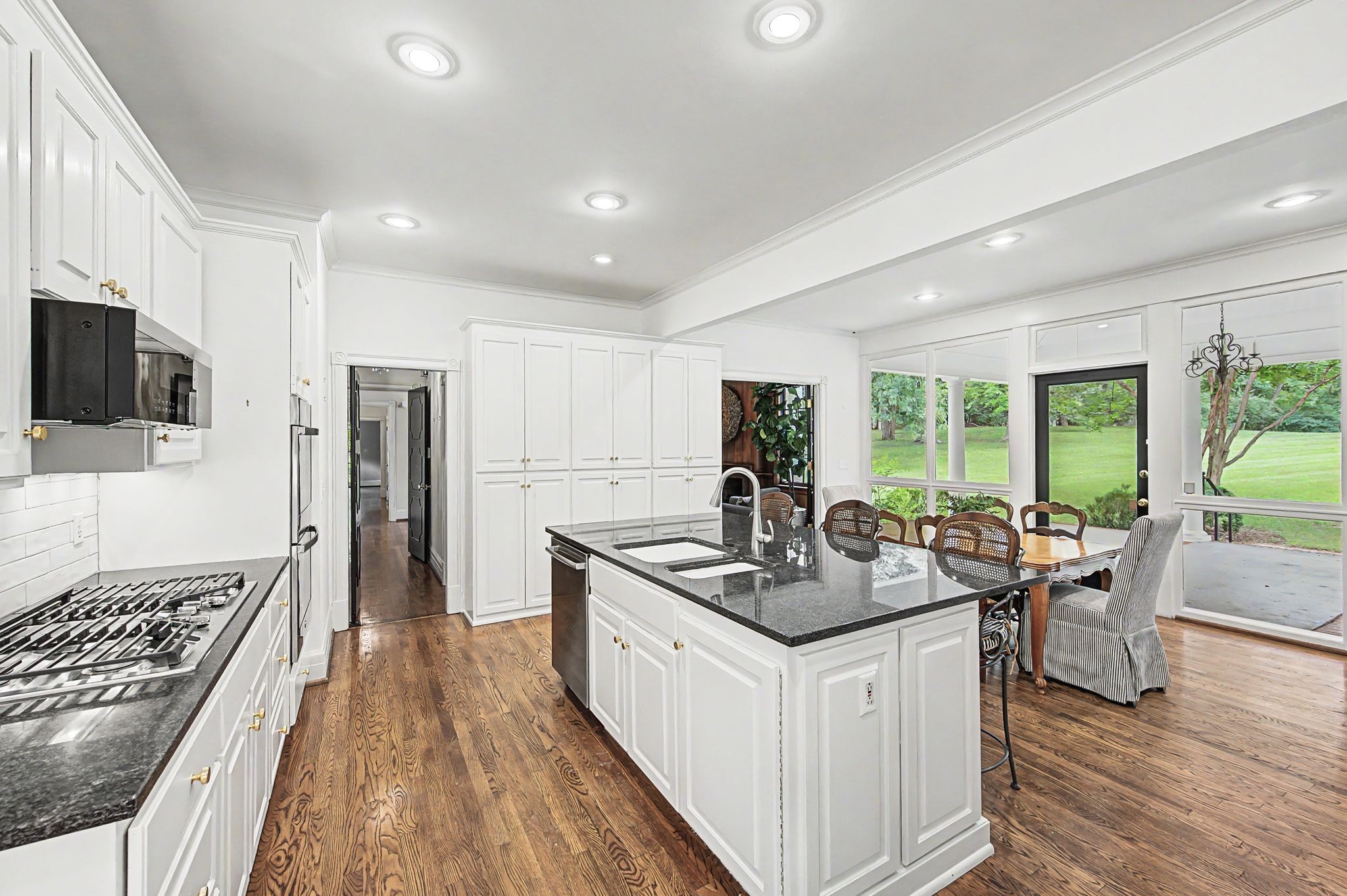 6111 Hickory Valley Rd