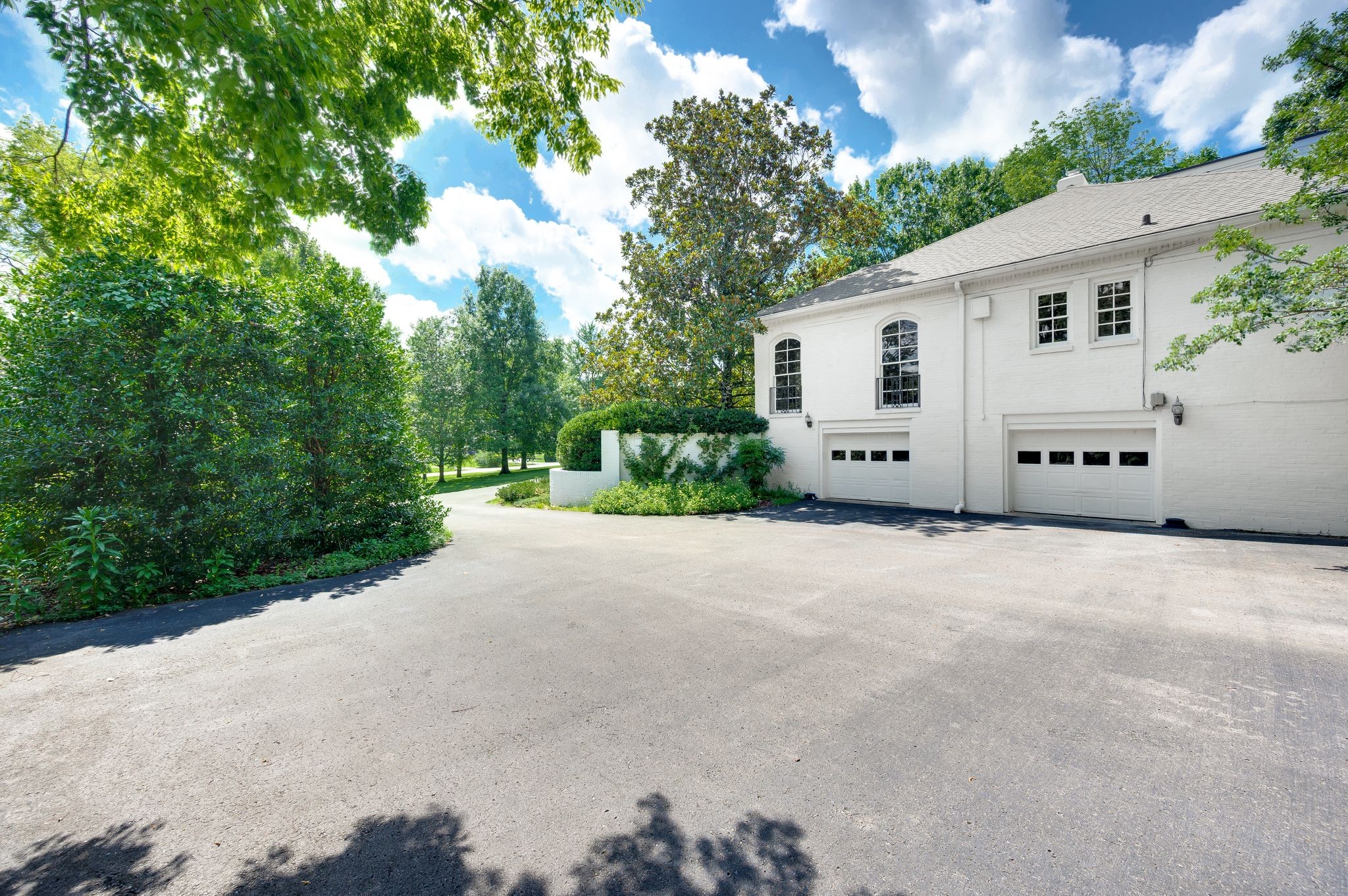6111 Hickory Valley Rd
