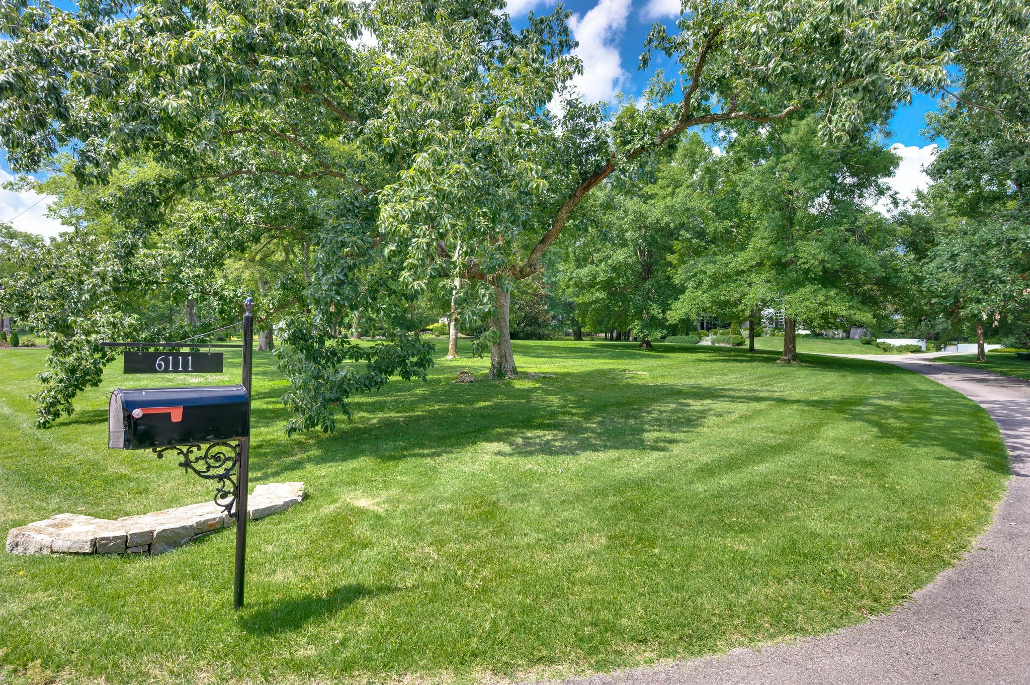6111 Hickory Valley Rd