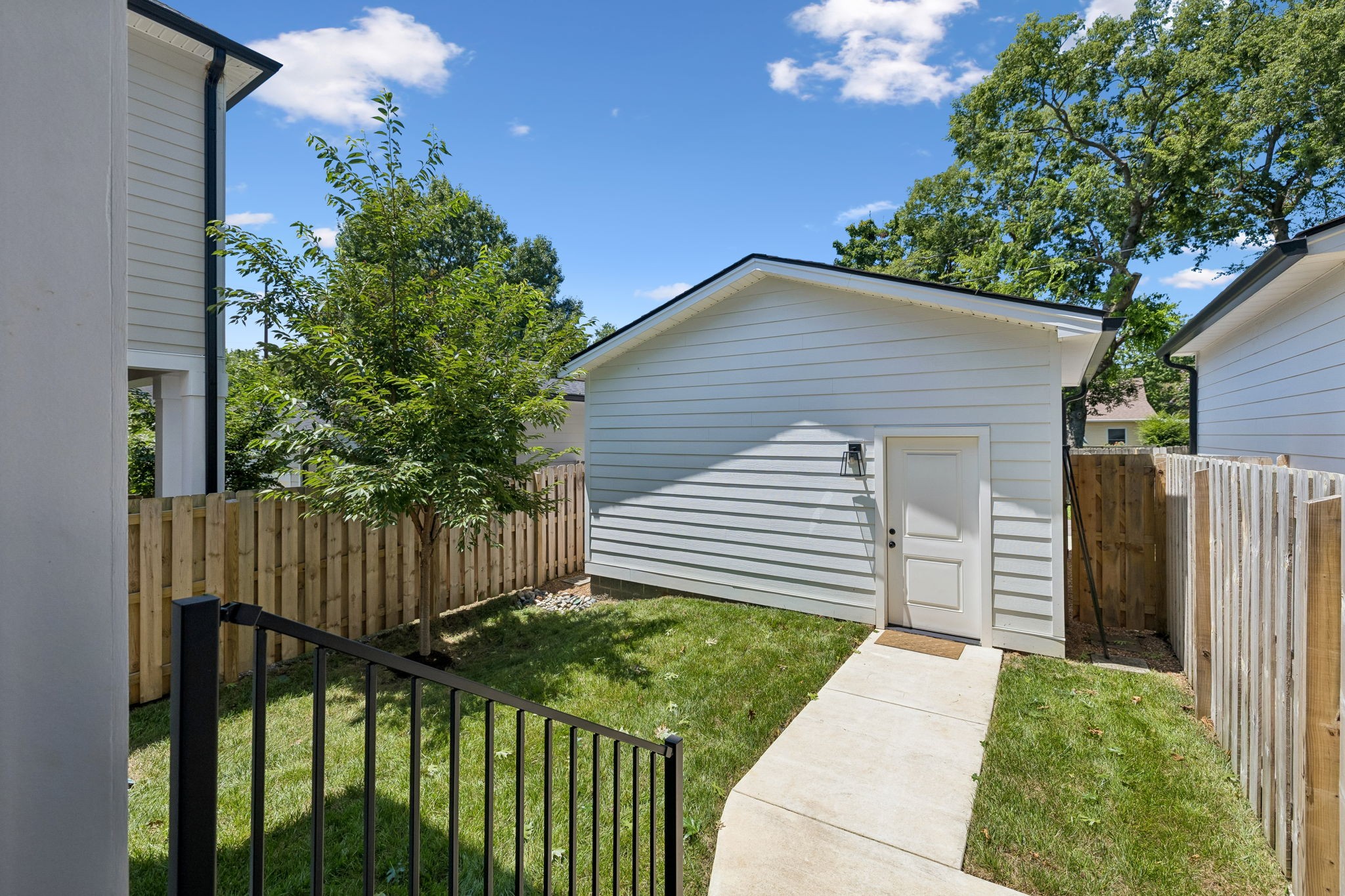 105A 37th Ave, N